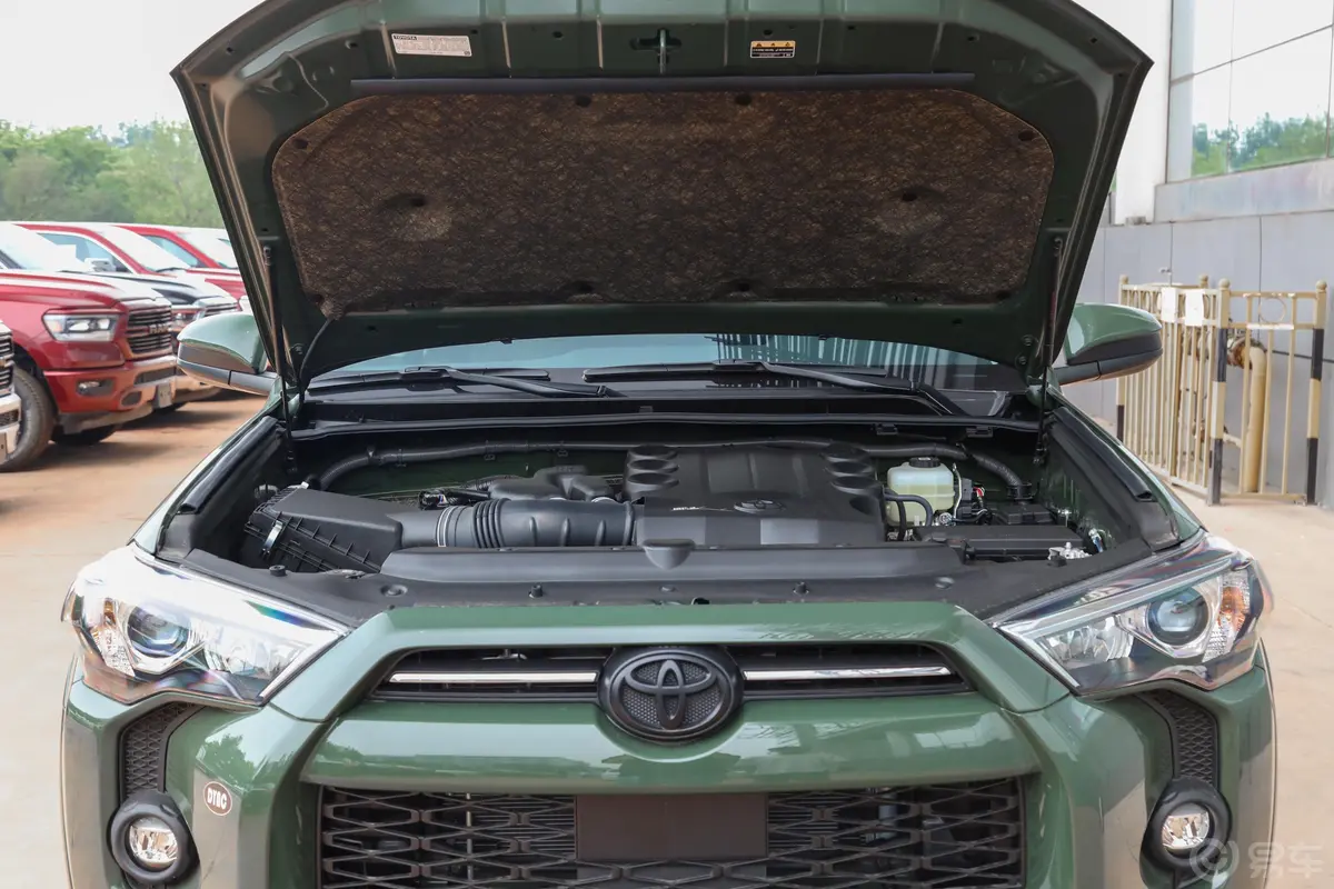 4Runner4.0L Trail发动机舱整体