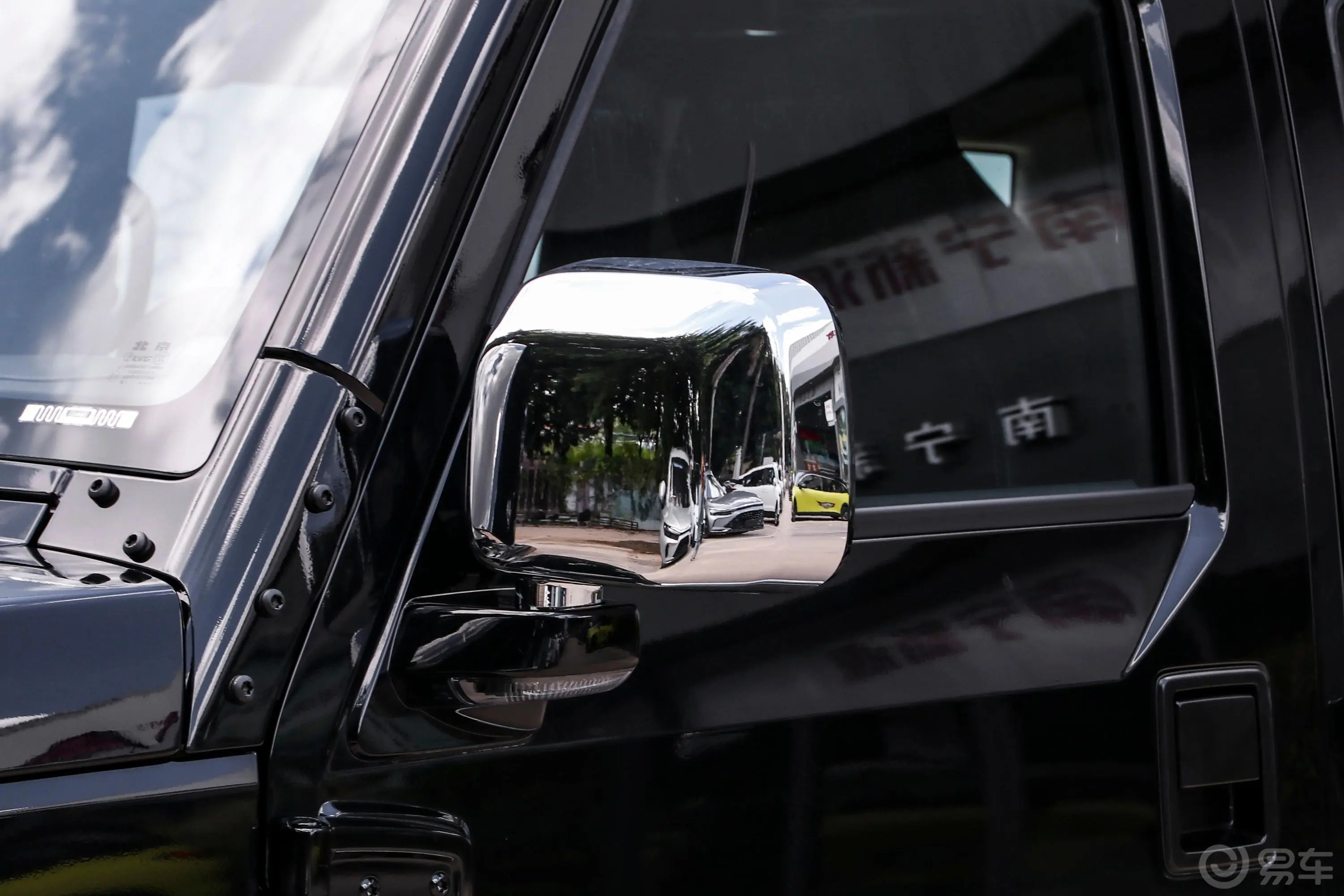 北京BJ40城市猎人版 2.0T 自动四驱侠客版 汽油主驾驶后视镜背面
