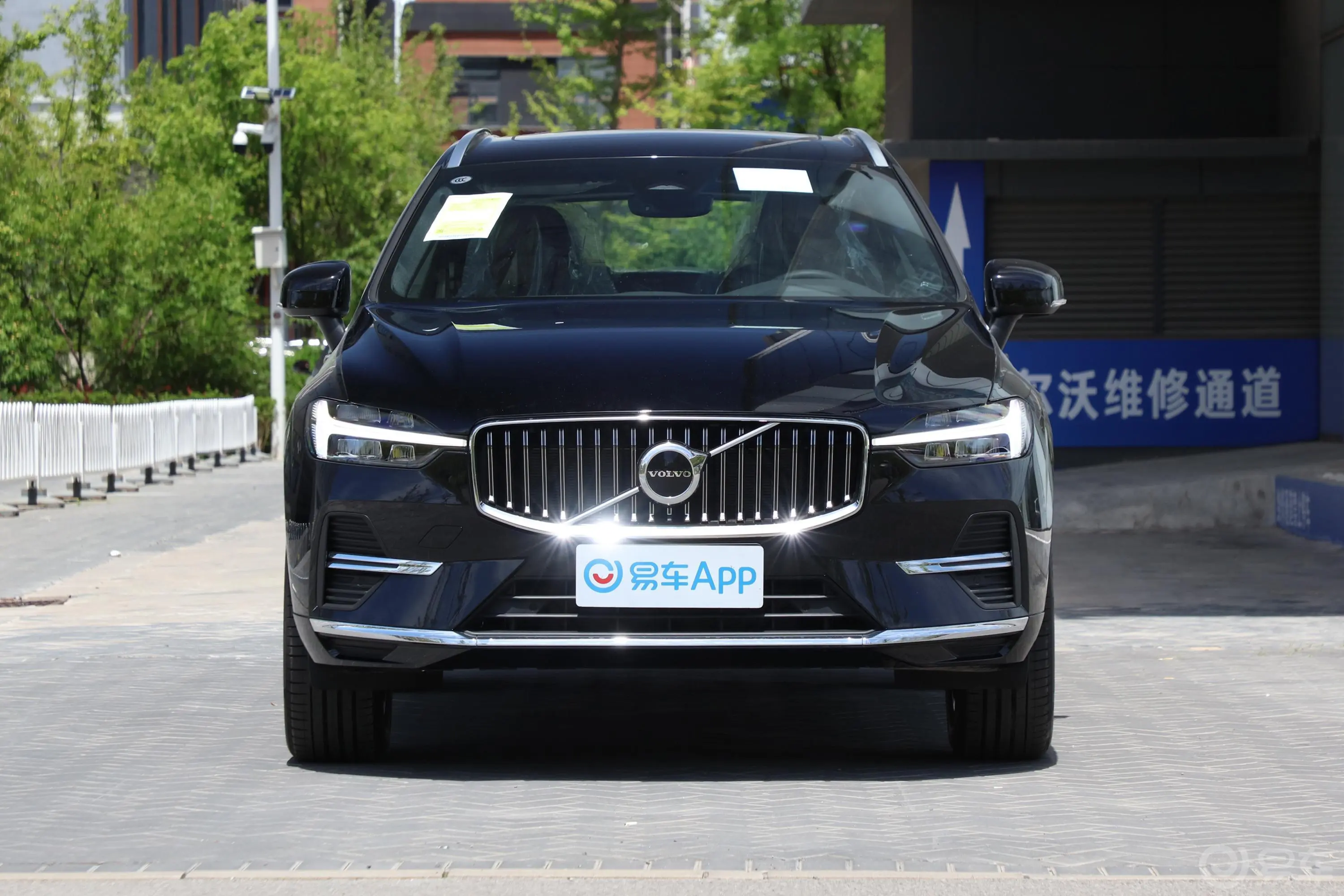 沃尔沃XC60B5 四驱智远豪华版正前水平