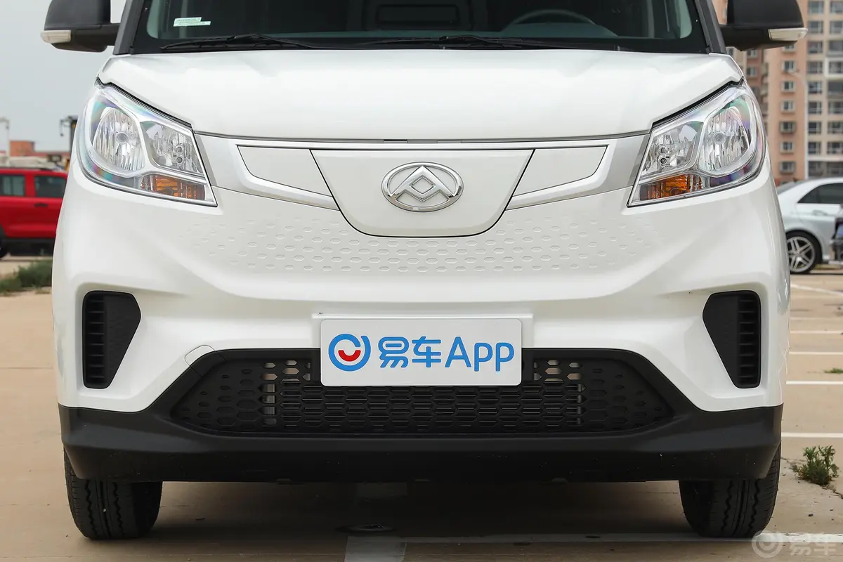 大通EV30302km 长轴标准版外观