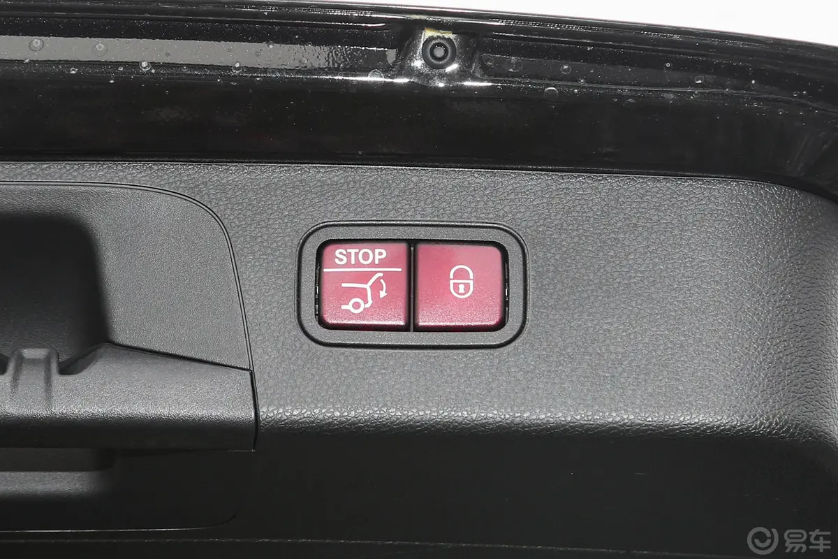 奔驰GLC改款 GLC 300 L 4MATIC 动感型臻藏版电动尾门按键（手动扶手）