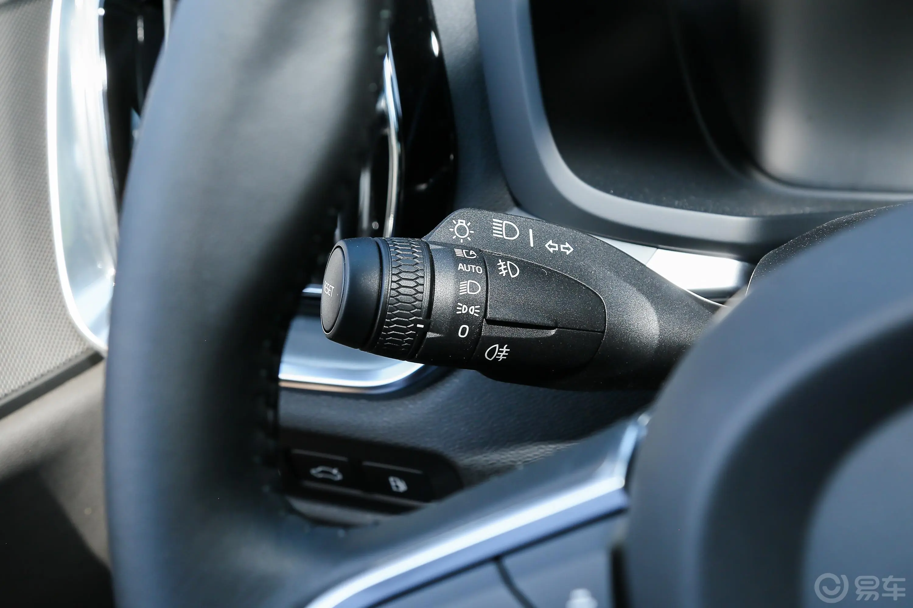 沃尔沃S60新能源改款 T8 四驱智逸豪华版灯光控制区