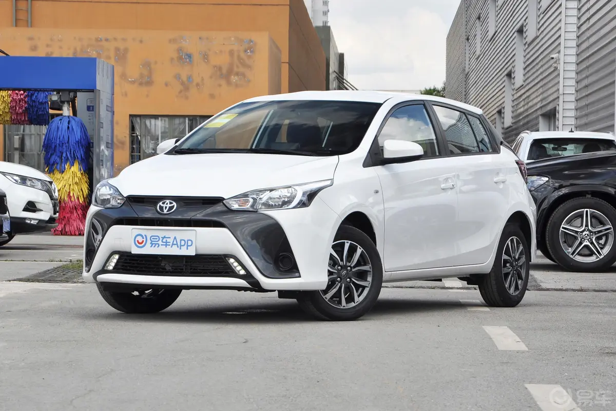 YARiS L 致炫1.5L CVT 豪华PLUS版侧前45度车头向左水平