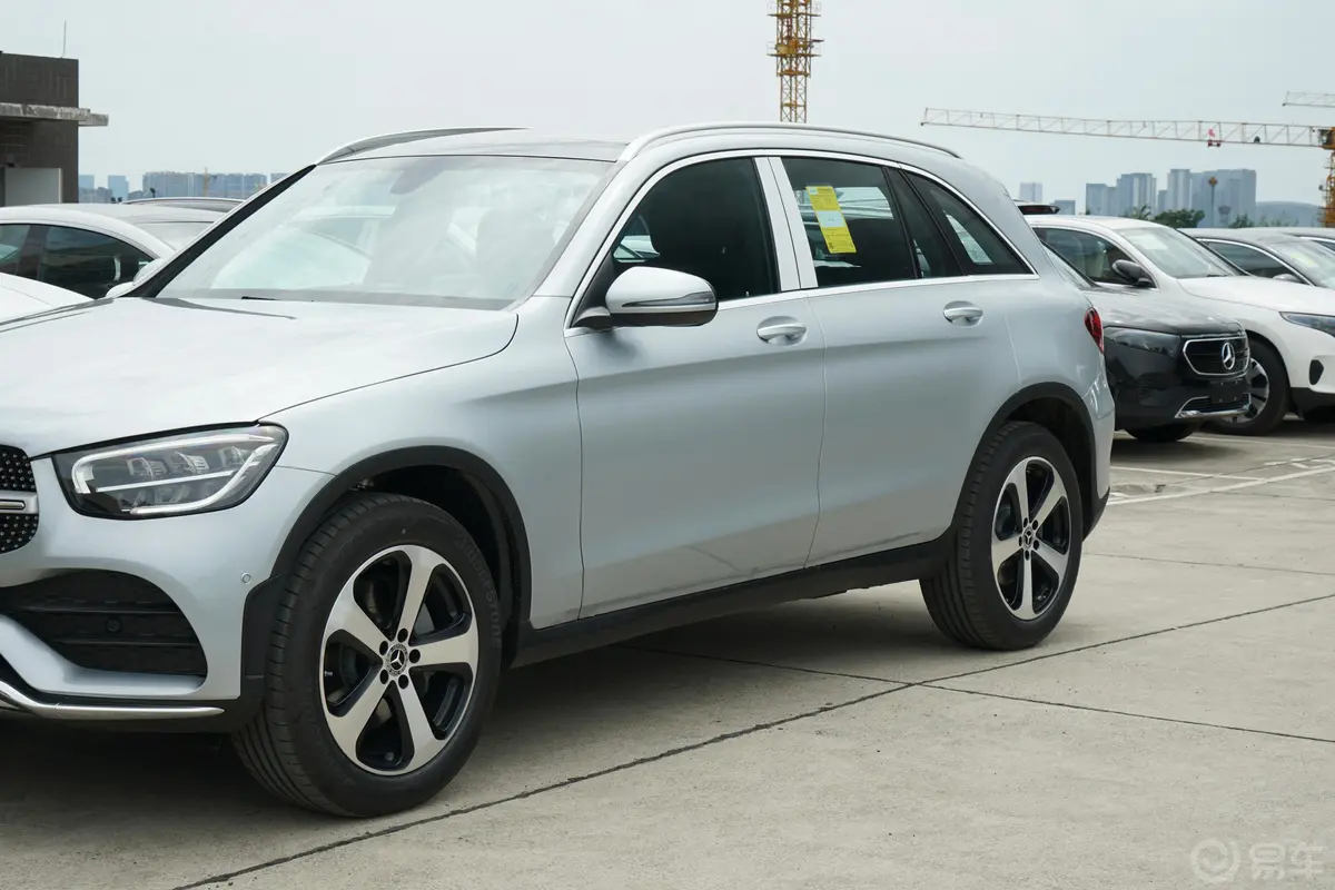 奔驰GLC改款三 GLC 260 L 4MATIC 动感型外观细节