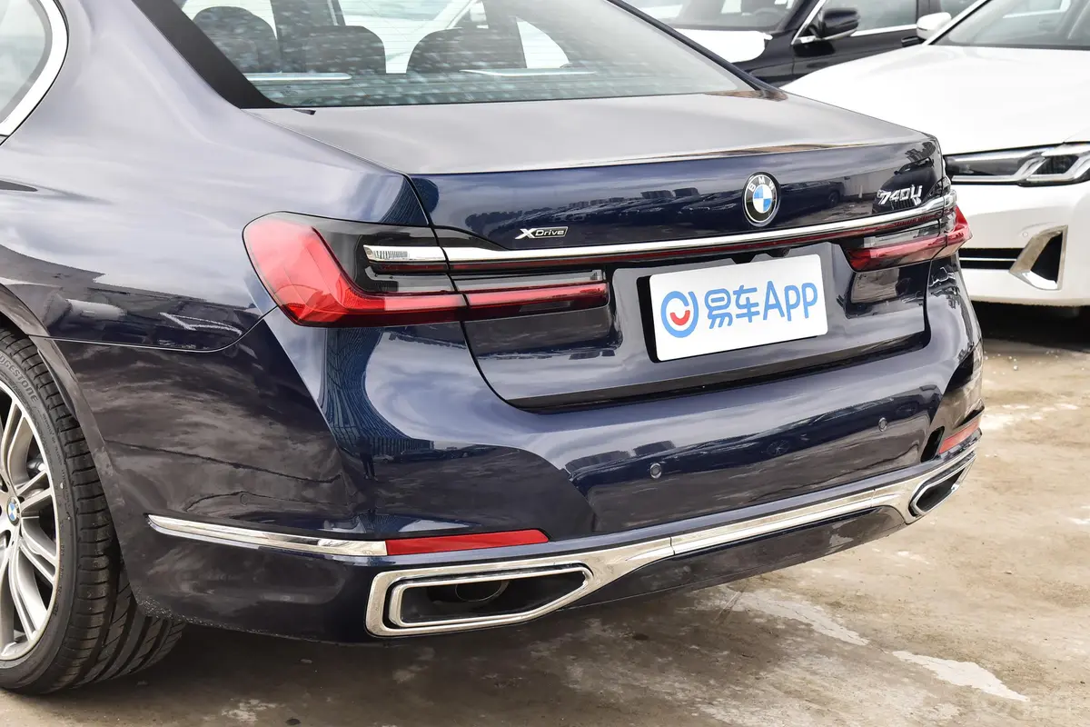 宝马7系740Li xDrive 行政型 豪华套装外观