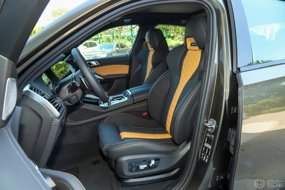 宝马X6 M50周年版 X6 M驾驶员座椅