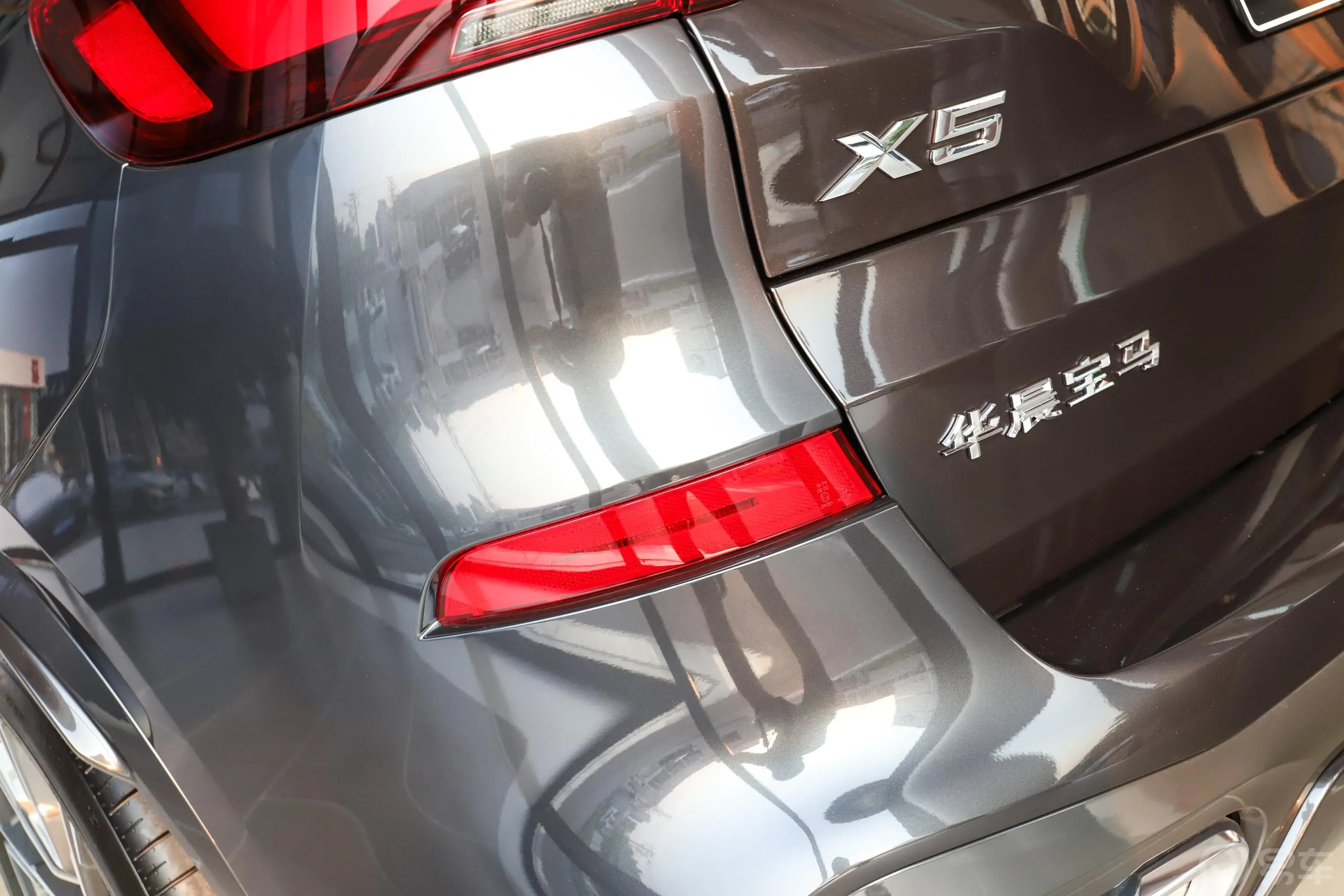 宝马X5改款 xDrive30Li M运动套装外观细节