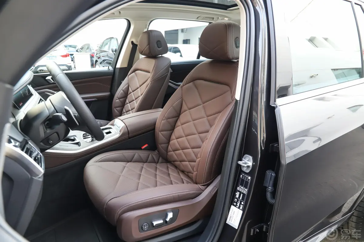 宝马X5改款 xDrive30Li M运动套装驾驶员座椅