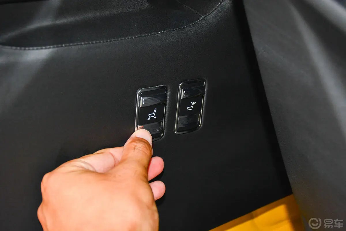 迈莎锐V级MV600 2.0T Noble誉金后备箱内座椅放倒按钮
