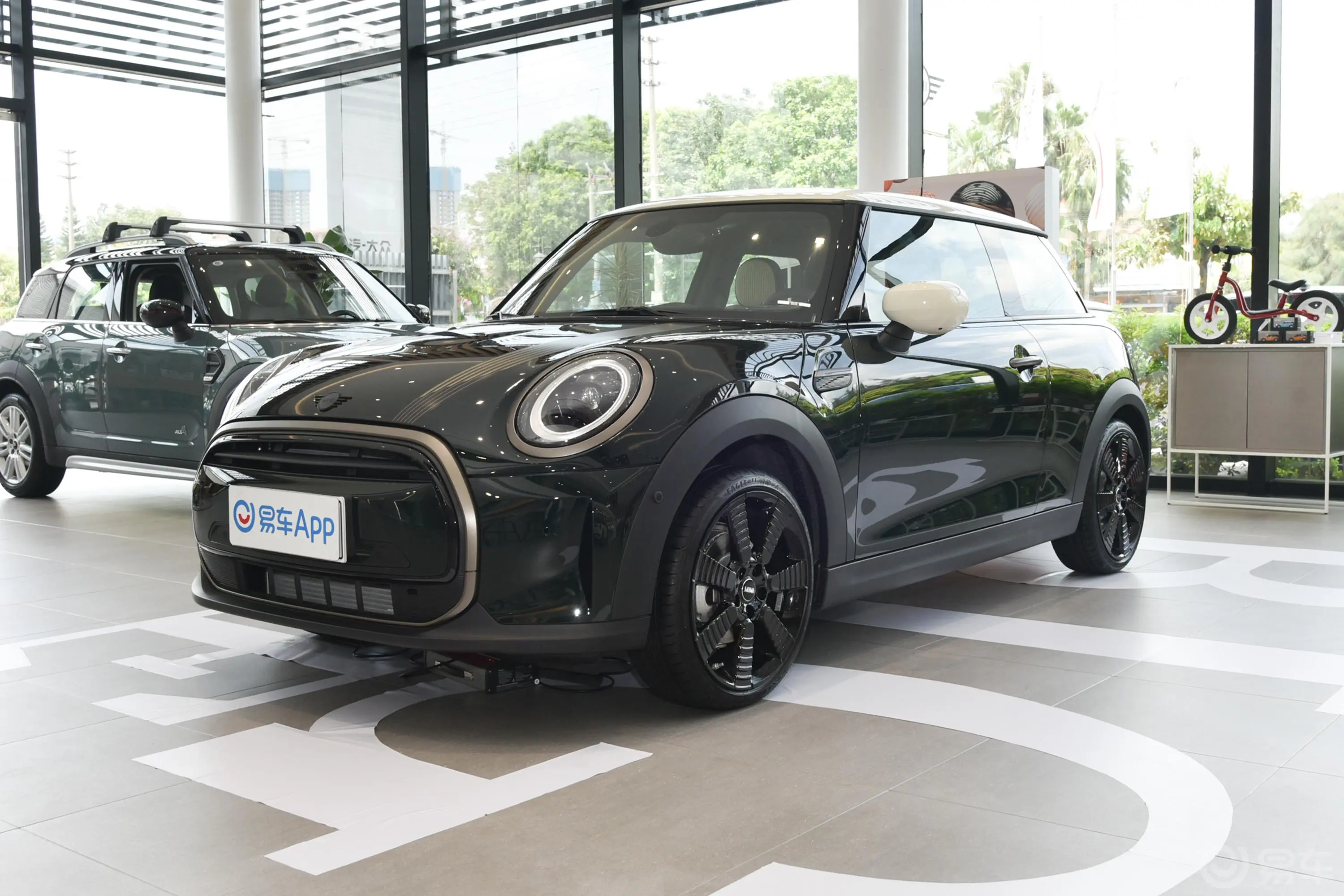 MINI1.5T COOPER 执迷特别版侧前45度车头向左水平