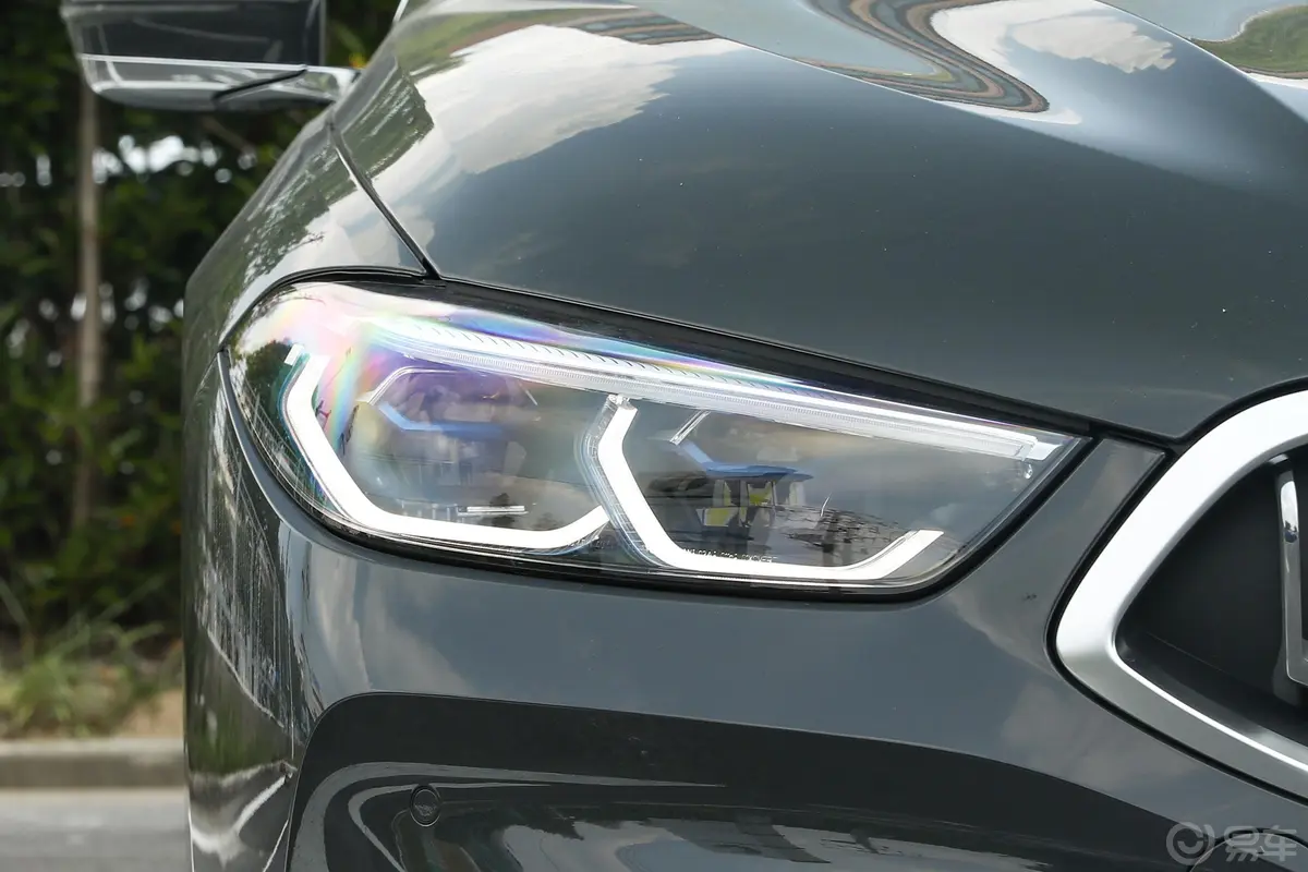 宝马8系四门轿跑车 840i xDrive M运动套装外观灯组