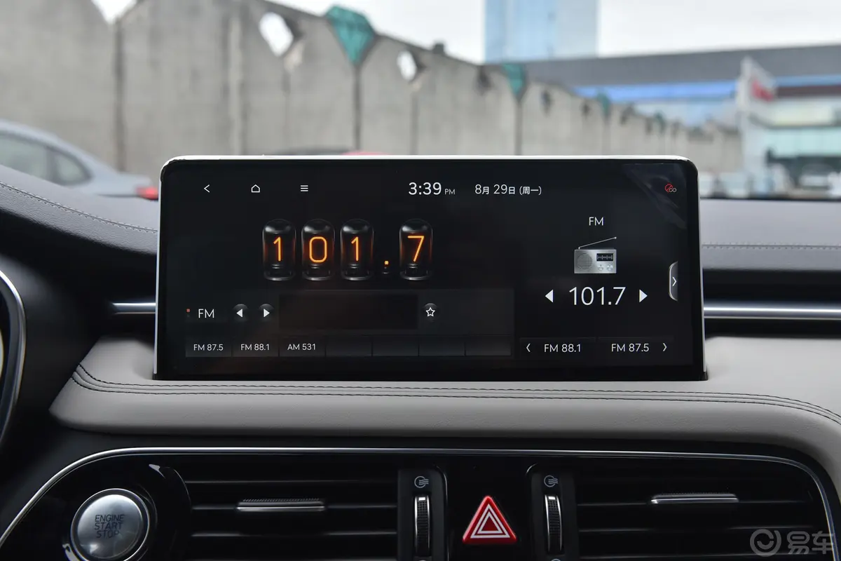 捷尼赛思G702.0T 两驱豪华版车机