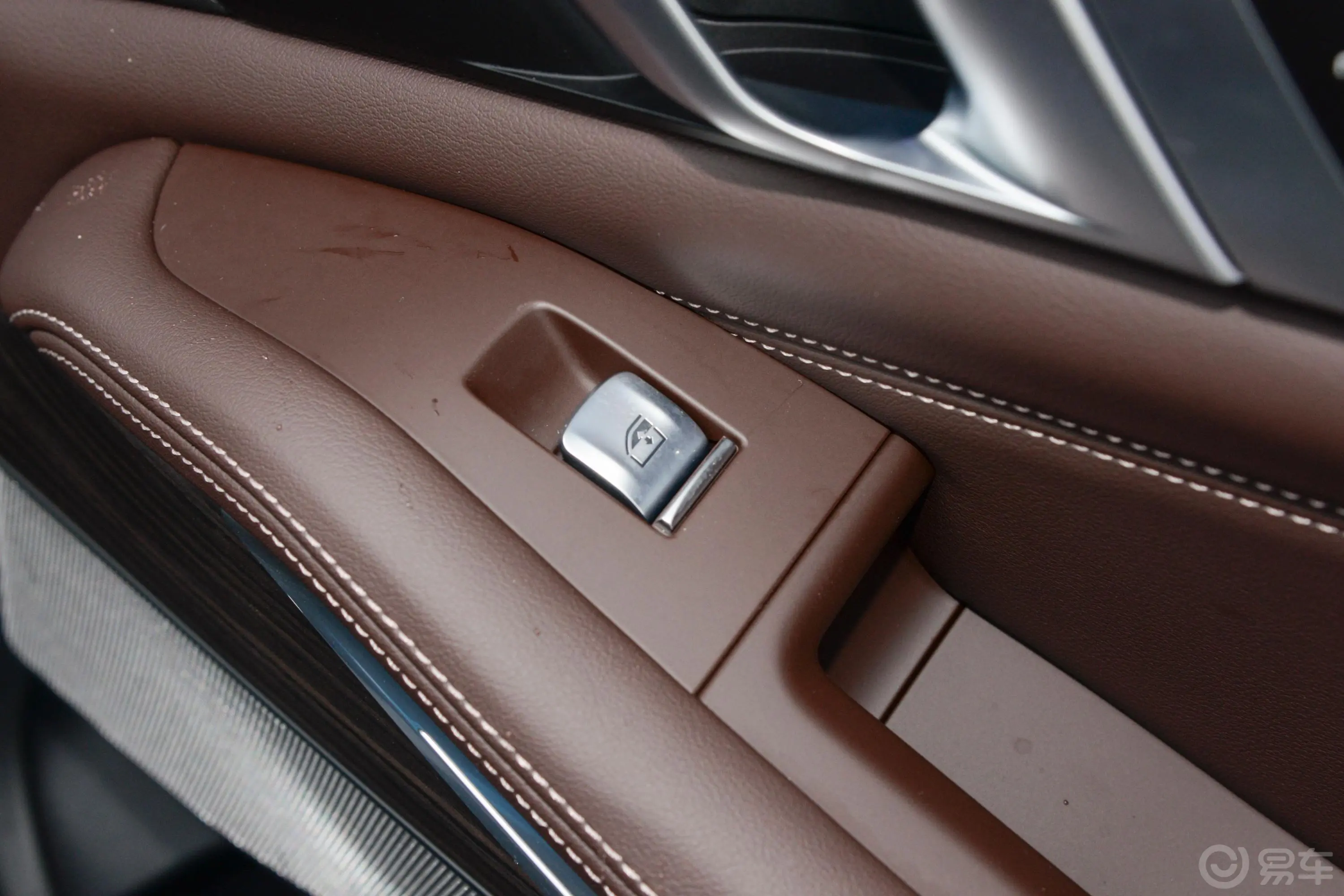 宝马X5改款 xDrive40Li 尊享型M运动套装副驾驶位