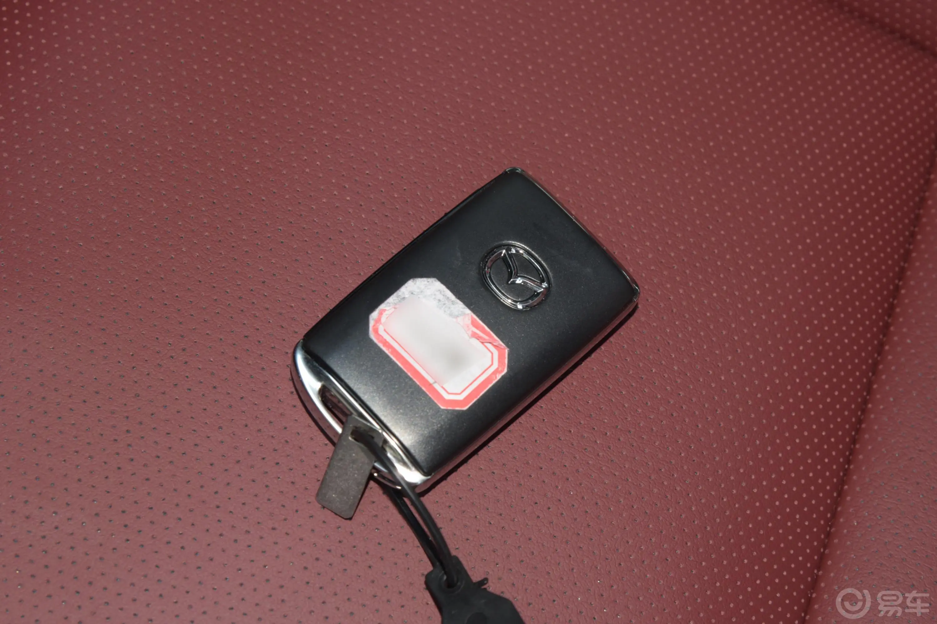 马自达3 昂克赛拉2.0L 自动黑曜质耀版钥匙正面