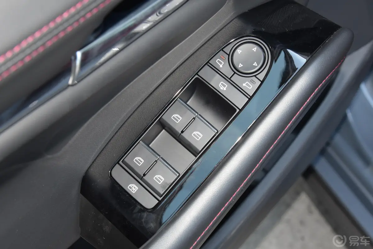 马自达3 昂克赛拉2.0L 自动黑曜质耀版车窗调节整体