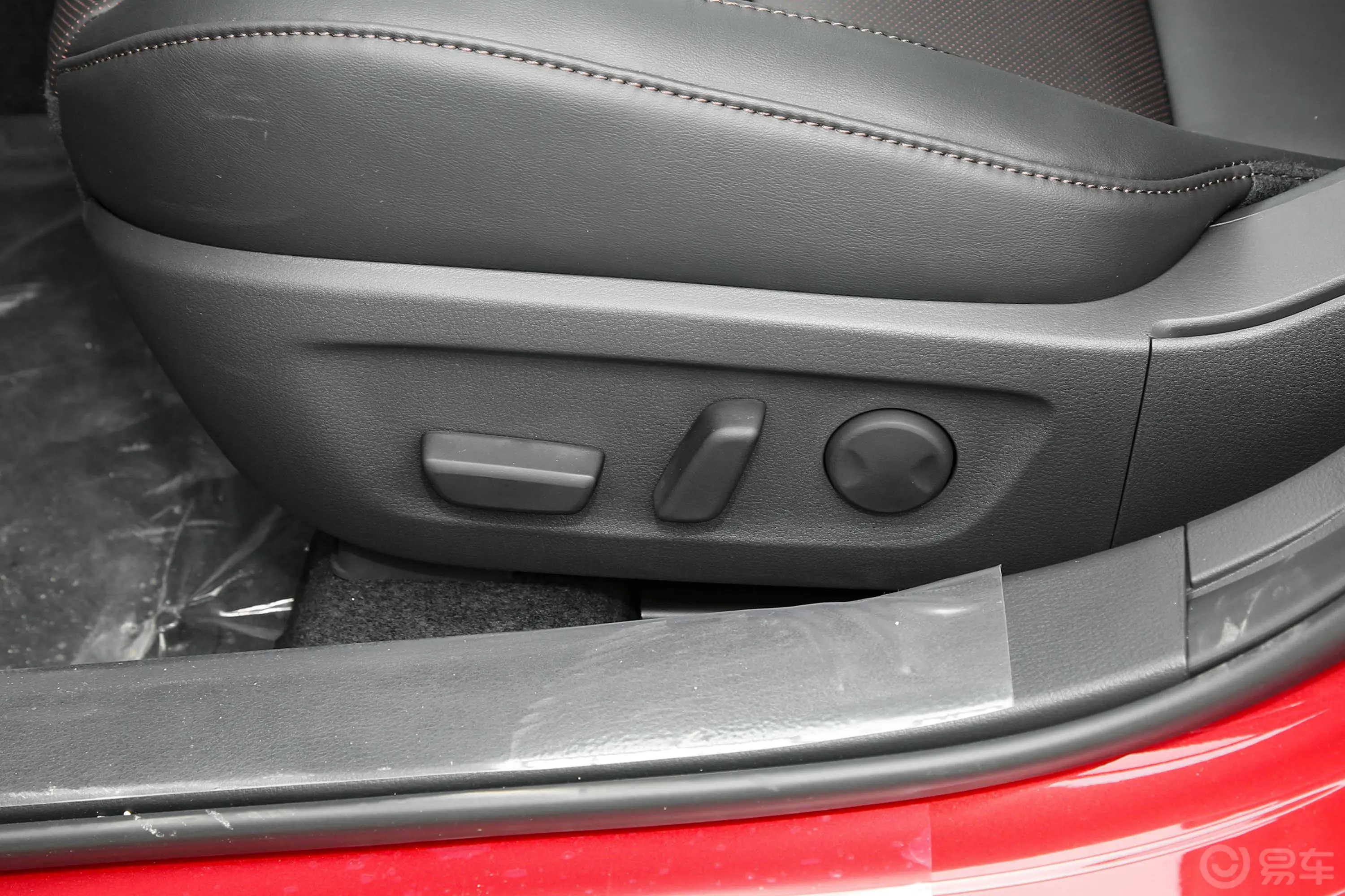 马自达3 昂克赛拉2.0L 自动质耀版主驾座椅调节