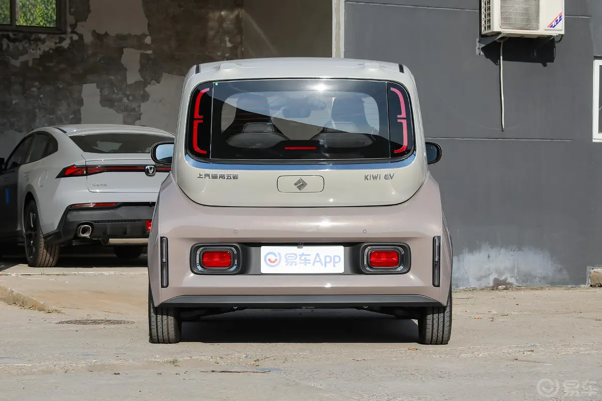 宝骏KiWi EV301km 大疆版 磷酸铁锂正后水平