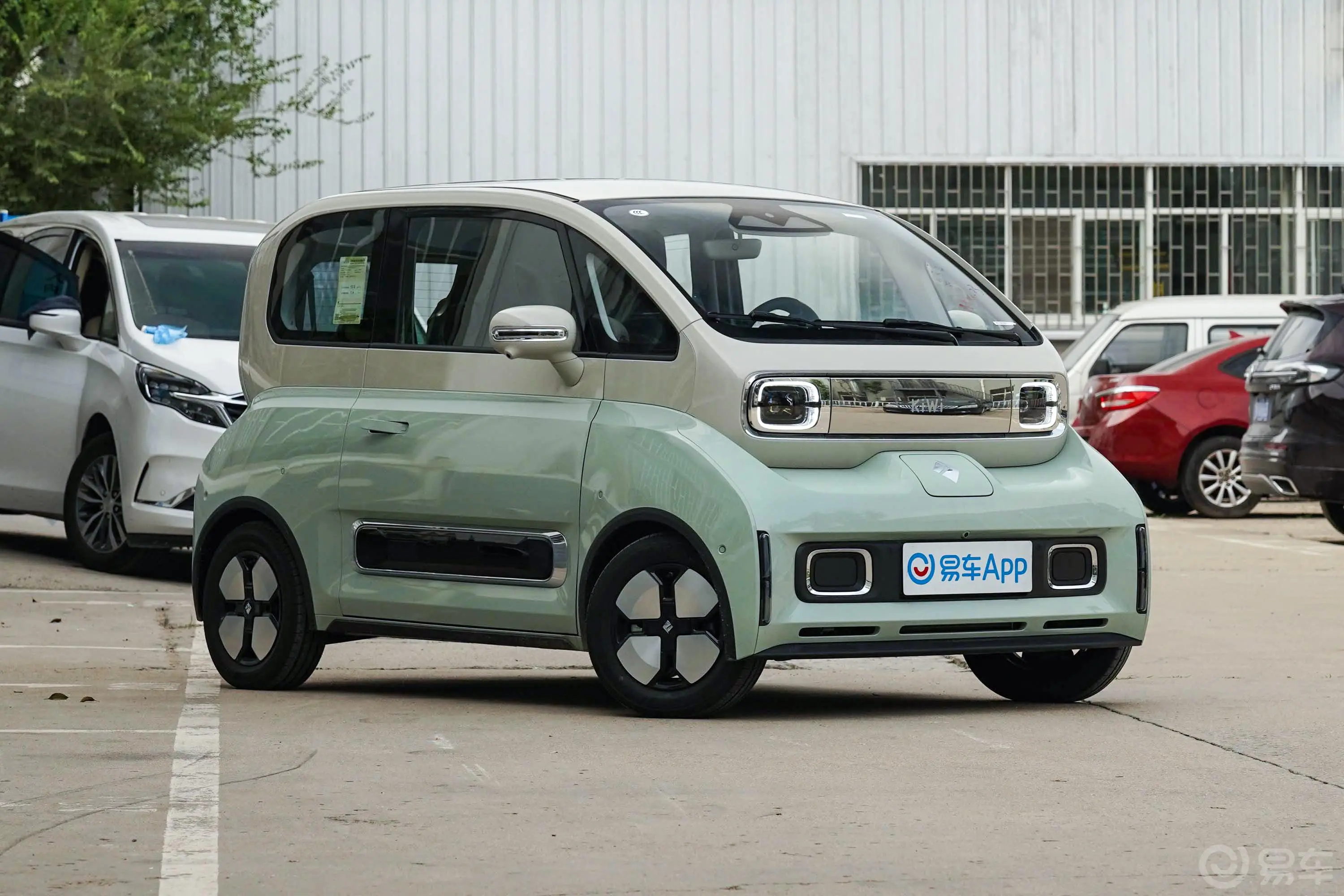 宝骏KiWi EV301km 大疆版 磷酸铁锂前轮毂造型