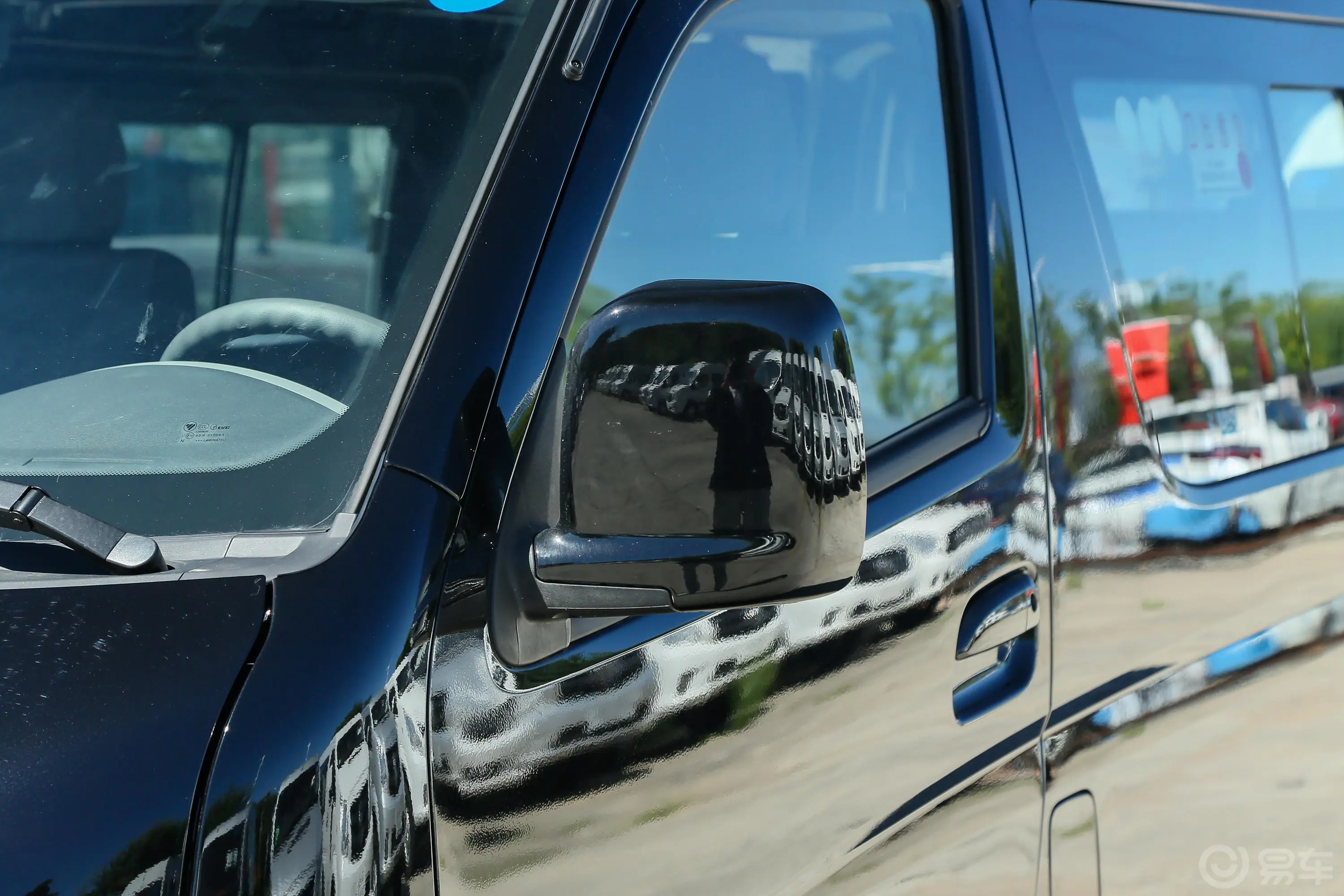 风景G7商运版 2.4L 短轴低顶明窗 10座 汽油主驾驶后视镜背面