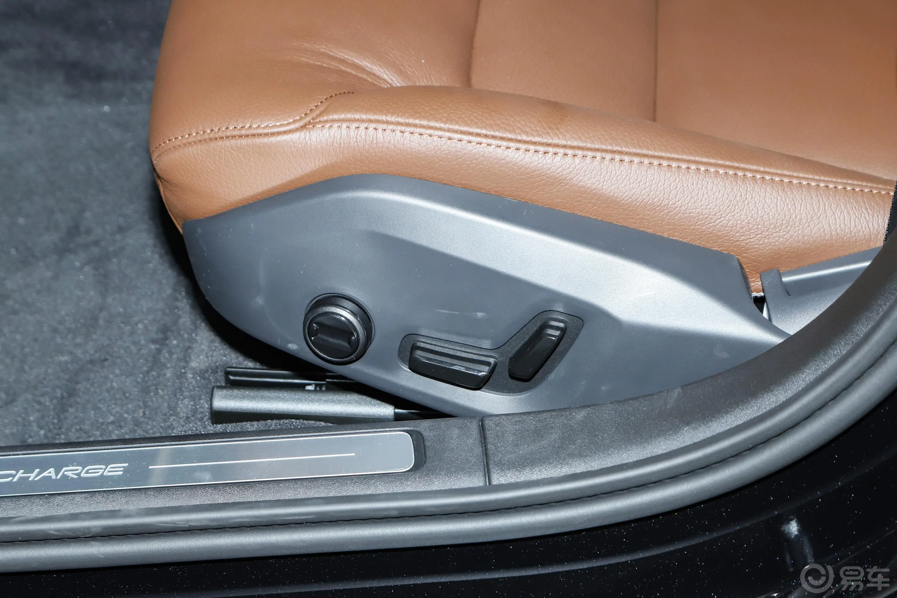 沃尔沃S90新能源T8 长续航 智逸豪华版主驾座椅调节