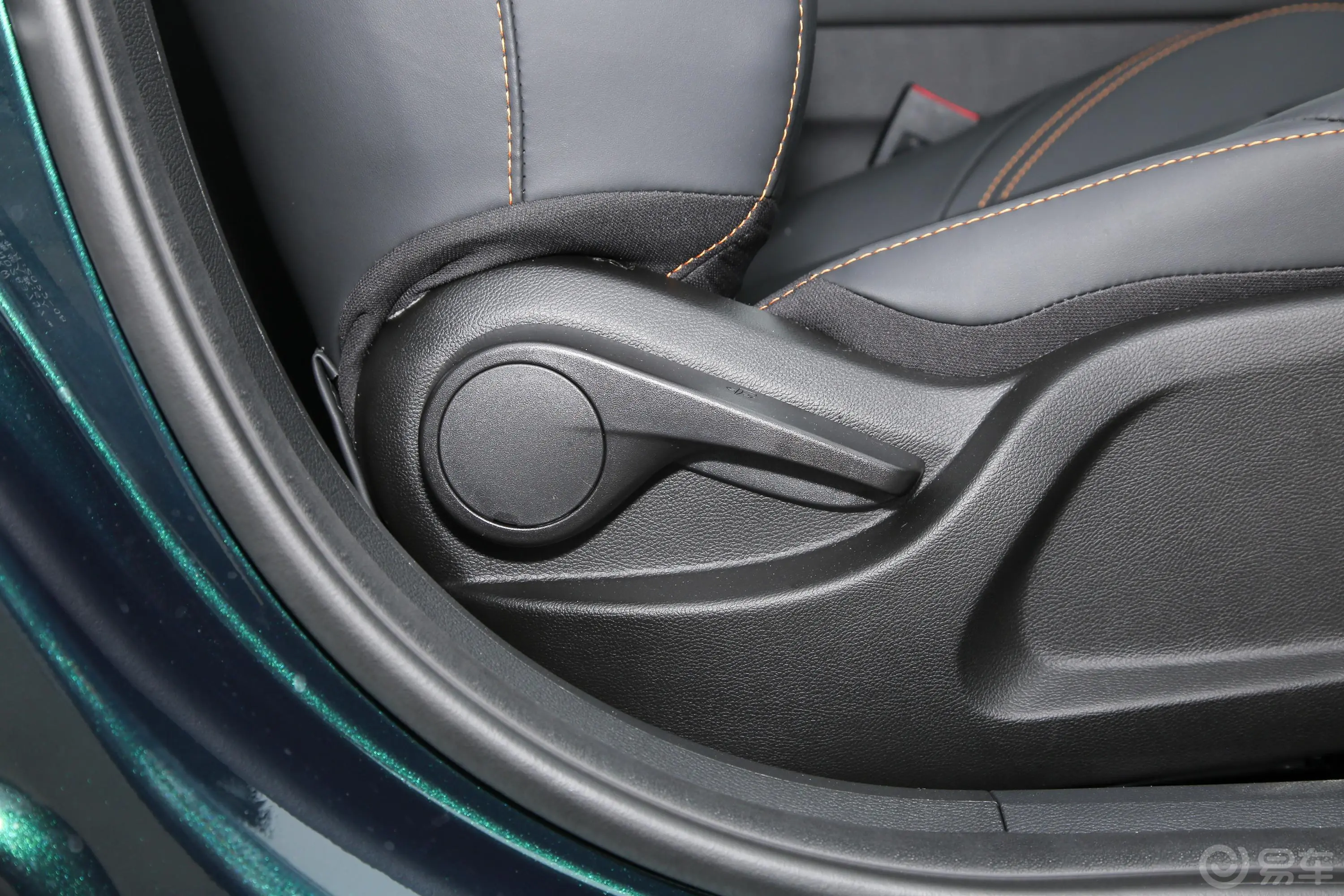 艾瑞泽5 GT1.6T 驰副驾座椅调节