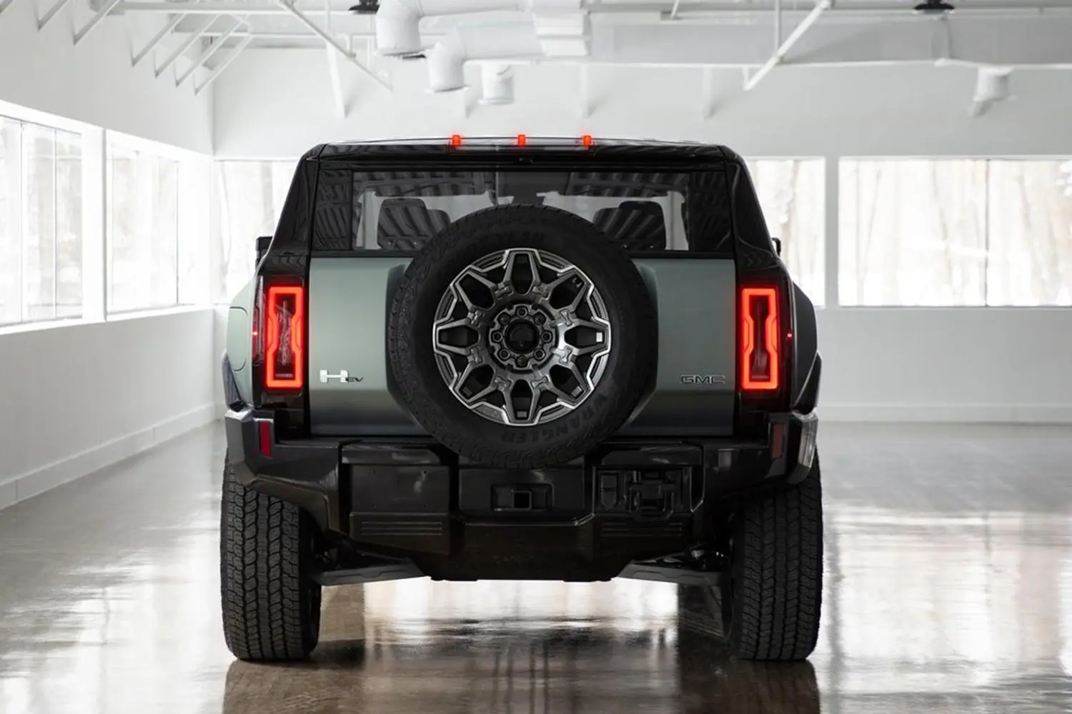 HUMMER EV SUV