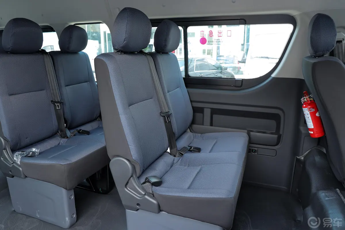 风景G9商旅版 2.4L 长轴高顶客车 9座后排座椅