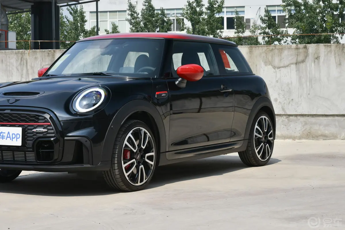 MINI JCW2.0T JOHN COOPER WORKS Pat Moss纪念版外观细节