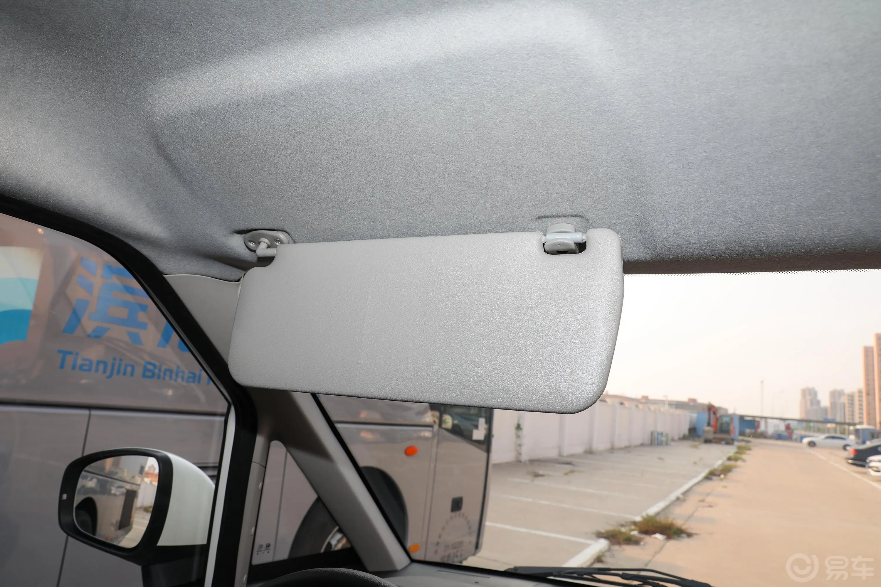 吉奥奥腾物流车标准版驾驶位遮阳板