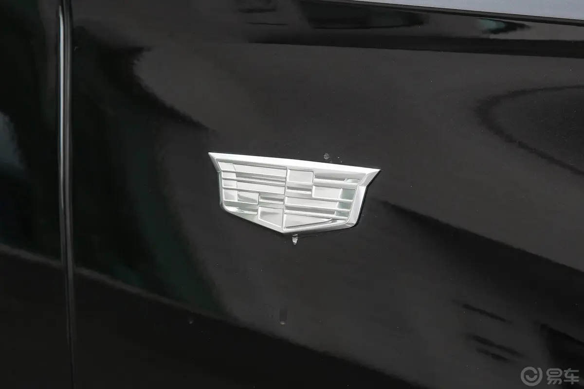 凯迪拉克XT6轻混 120周年纪念版 2.0T 四驱尊贵型 6座外观细节