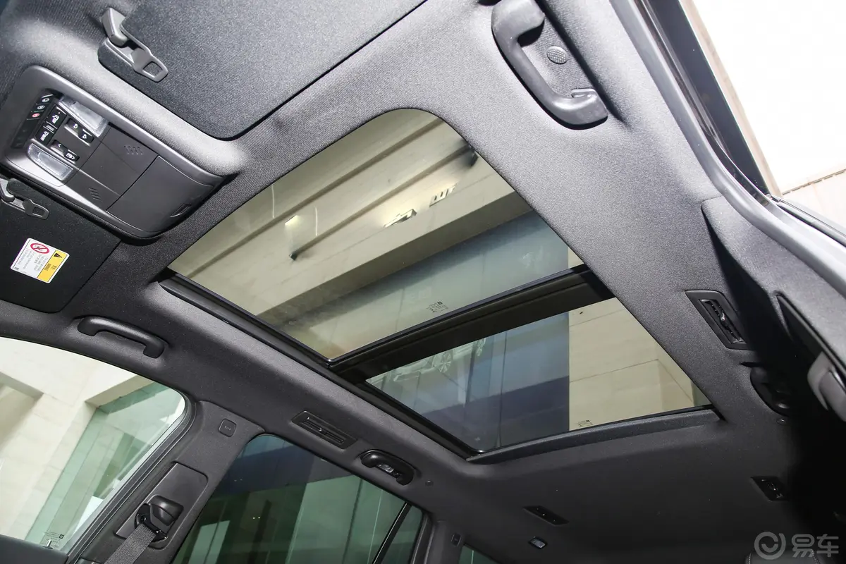 凯迪拉克XT6轻混 120周年纪念版 2.0T 四驱尊贵型 6座天窗内拍关闭