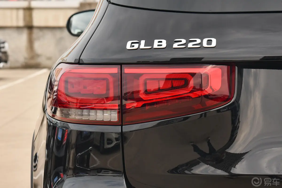 奔驰GLBGLB 220 动感型外观灯组