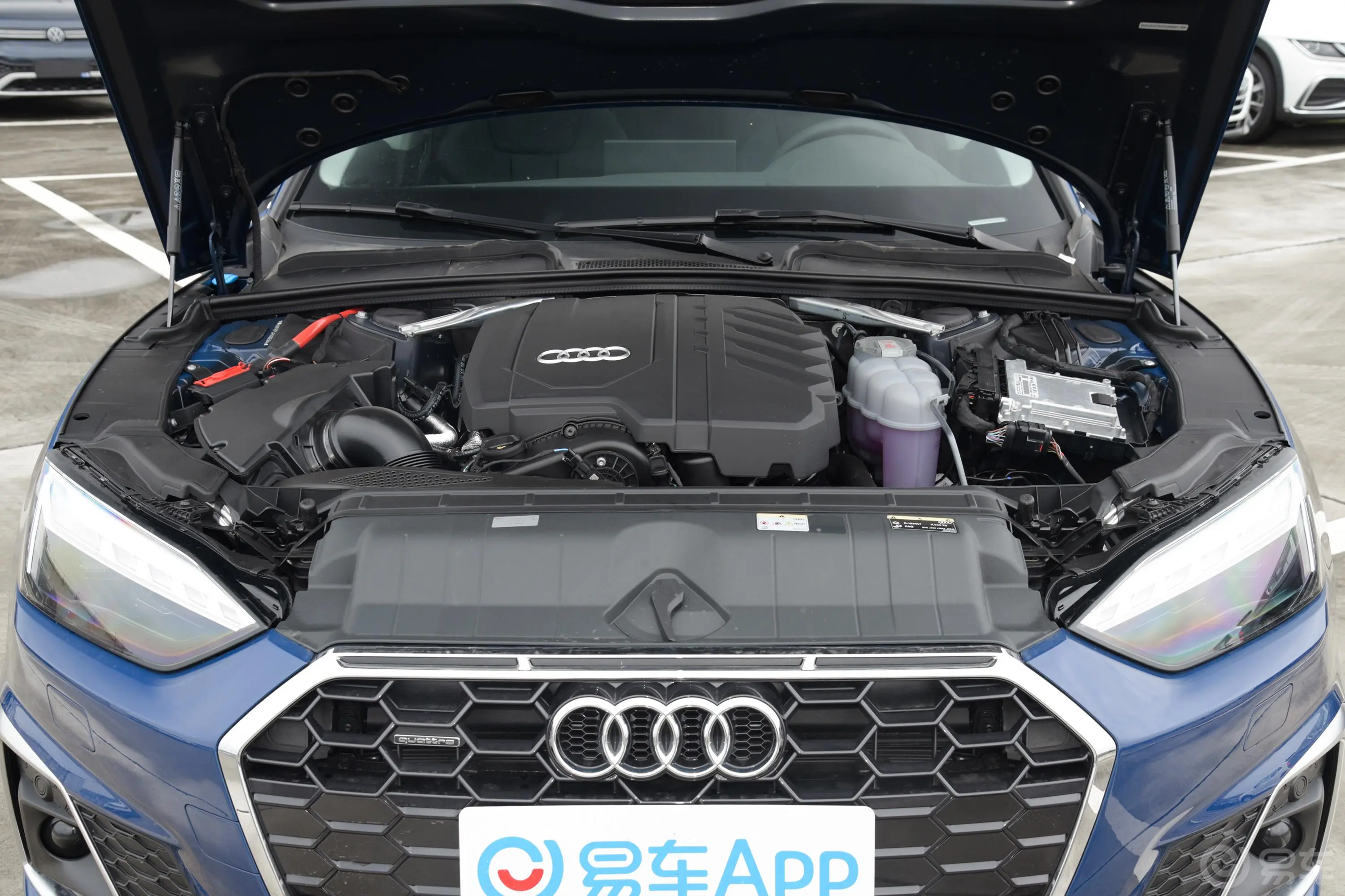 奥迪A5Sportback 40 TFSI quattro 豪华动感型发动机舱整体