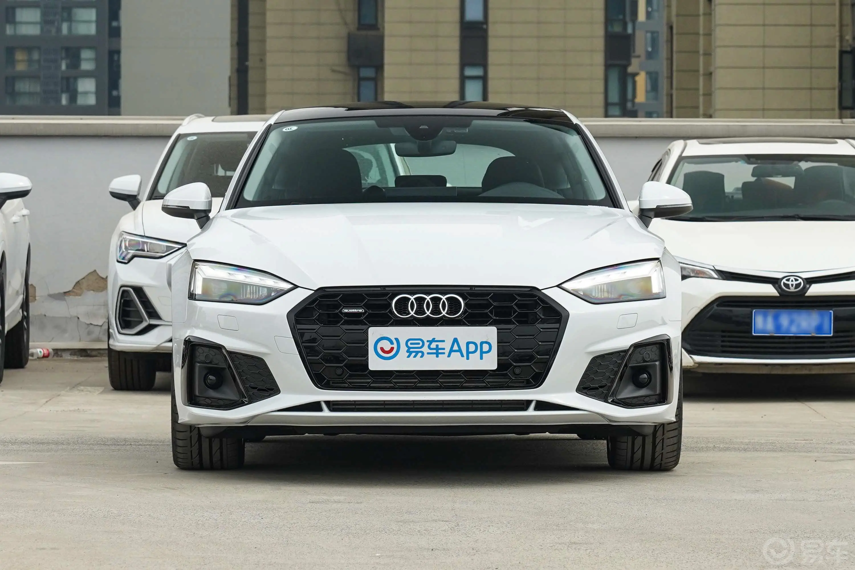 奥迪A5Sportback 40 TFSI quattro 豪华动感型正前水平