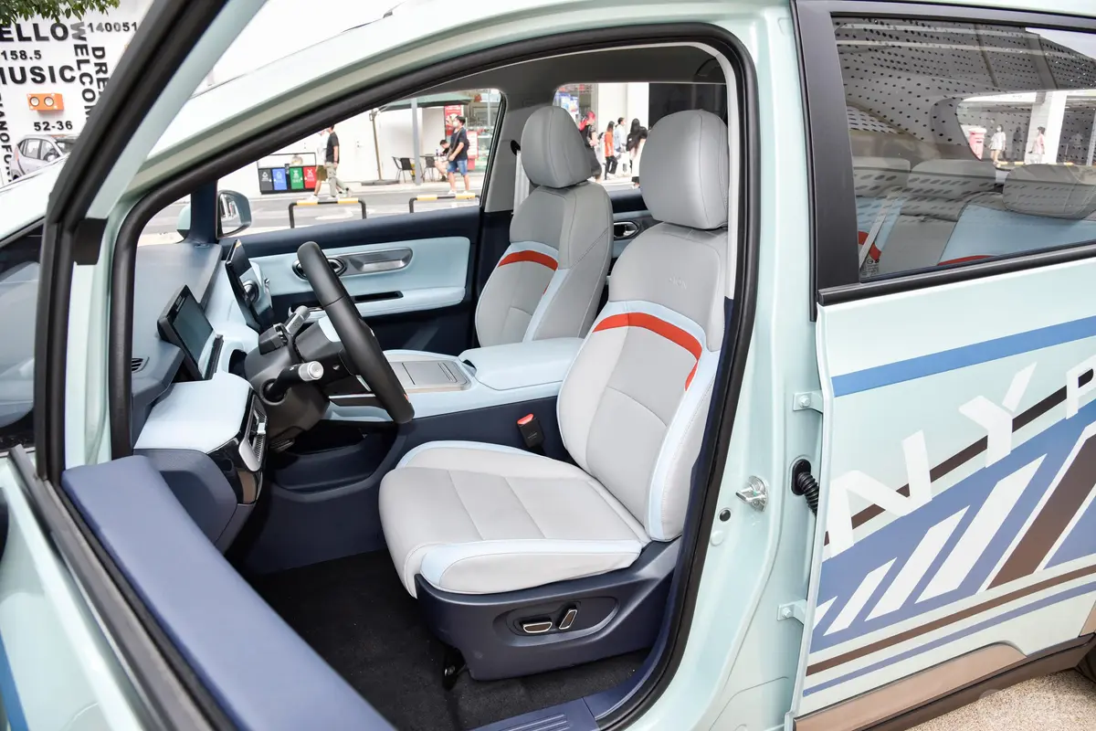 AION YPlus 610km 80 智驾版驾驶员座椅