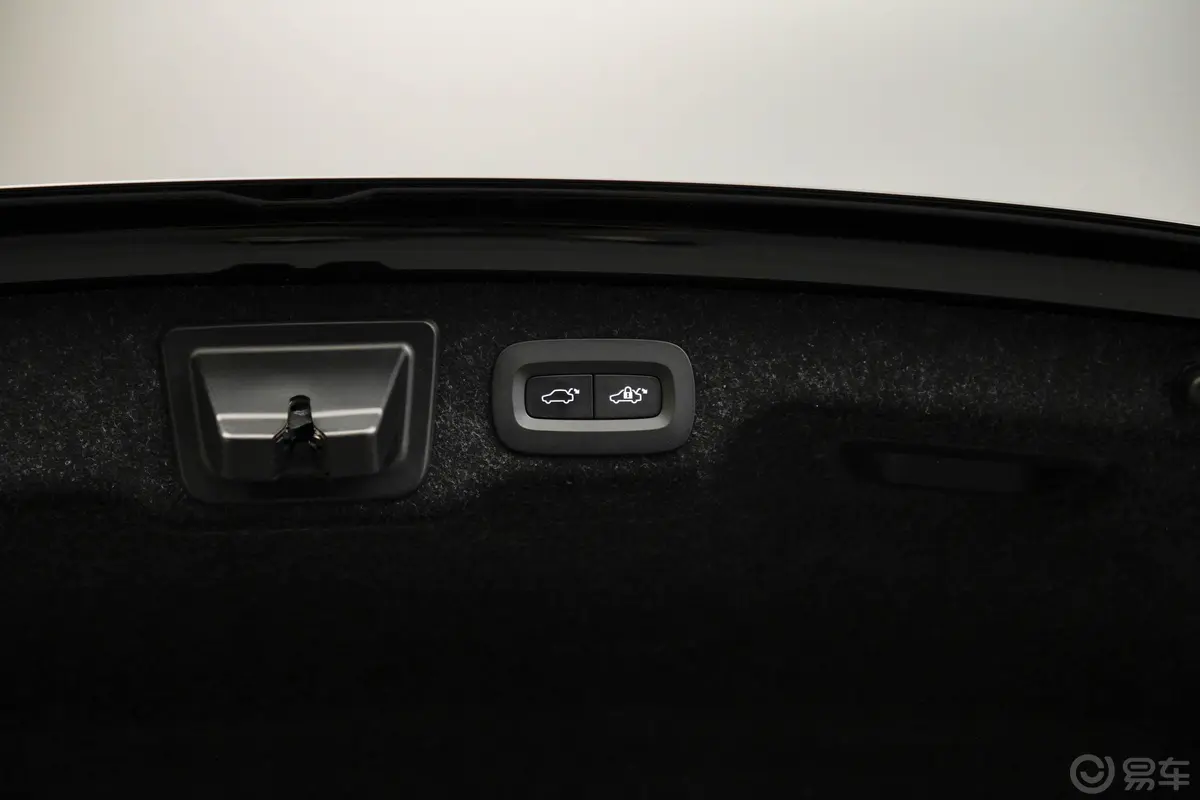 沃尔沃S90B5 智雅豪华版电动尾门按键（手动扶手）