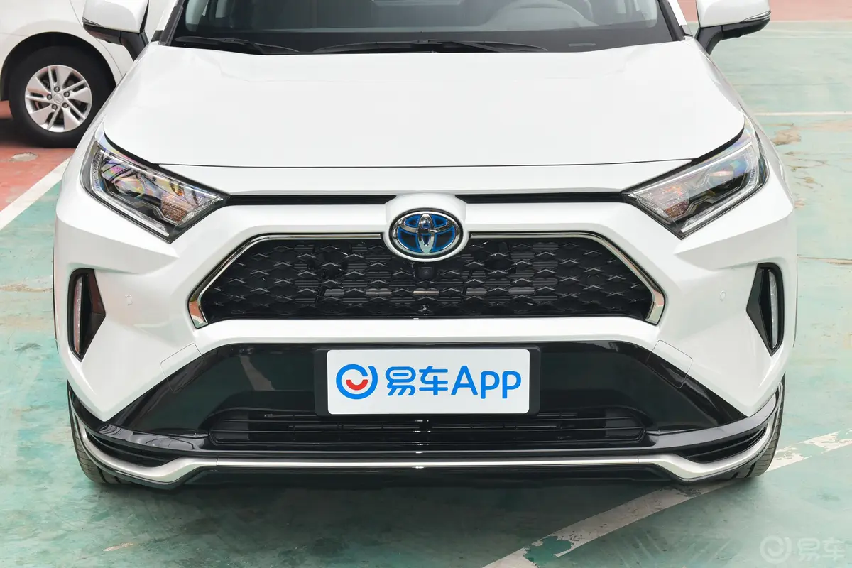 RAV4荣放 双擎E+2.5L 四驱旗舰Pro外观细节