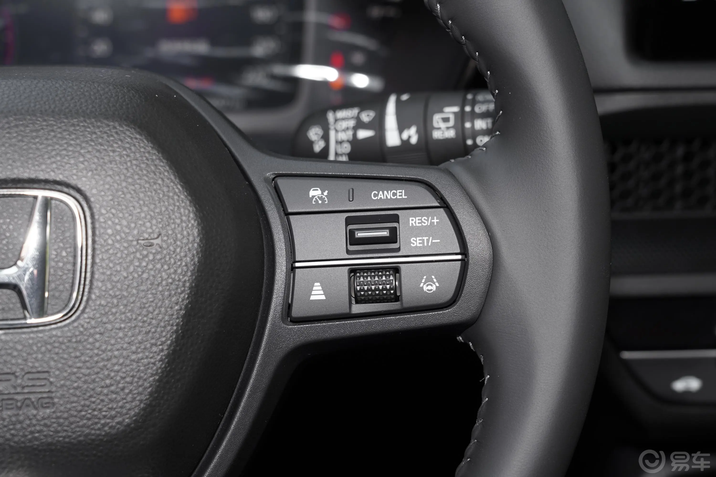 本田CR-V240TURBO 两驱智领版 5座右侧方向盘功能按键