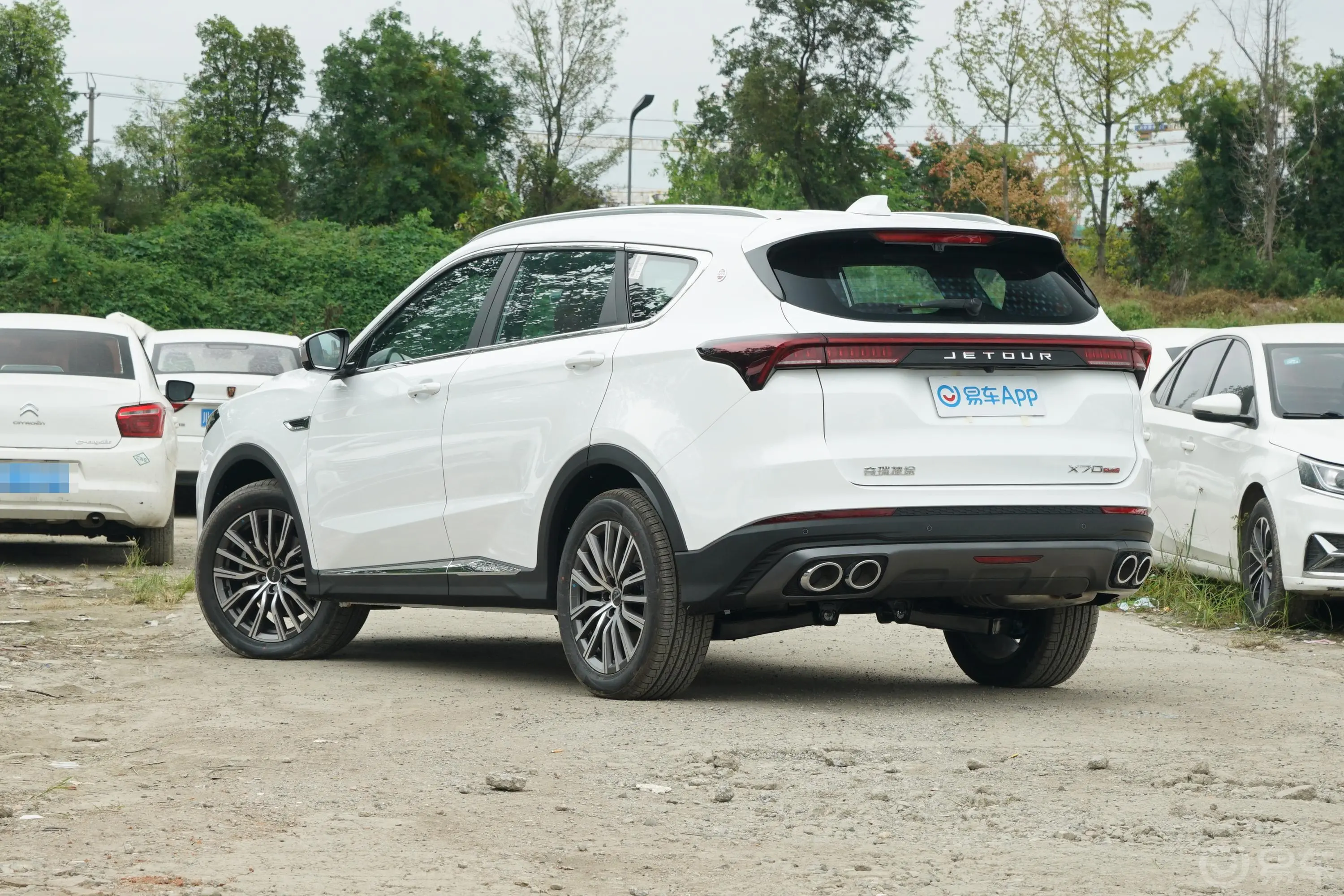 捷途X70 PLUS1.5T 双离合勇者PLUS 5座侧后45度车头向左水平