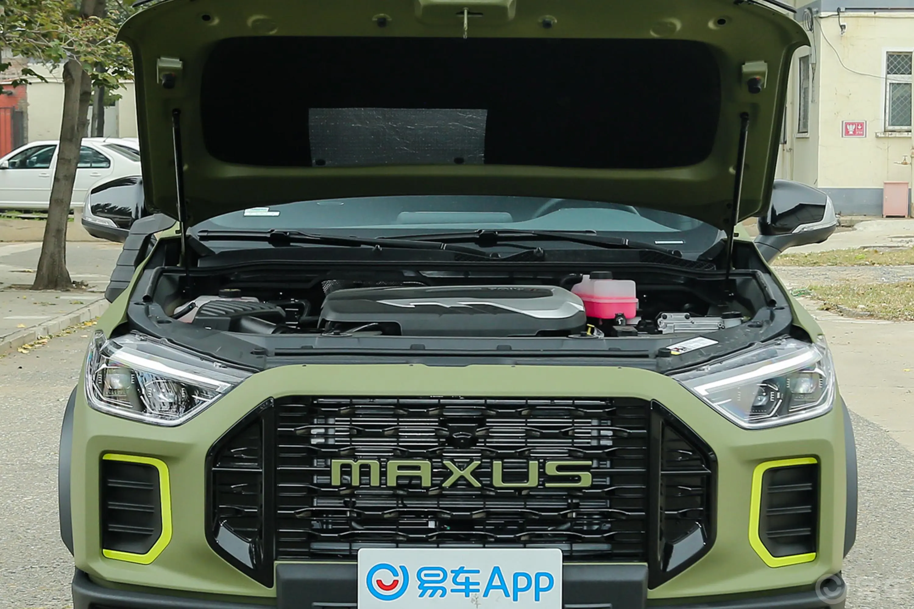 上汽大通MAXUS D90 Pro改款 2.0T 四驱亚马逊版 7座 柴油发动机舱整体