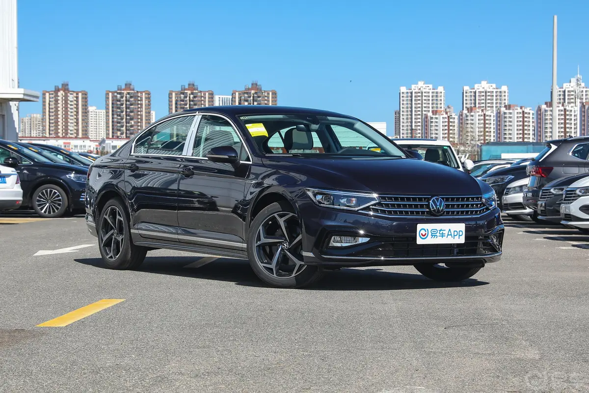 迈腾200万辆纪念版 330TSI 豪华型侧后45度车头向右水平