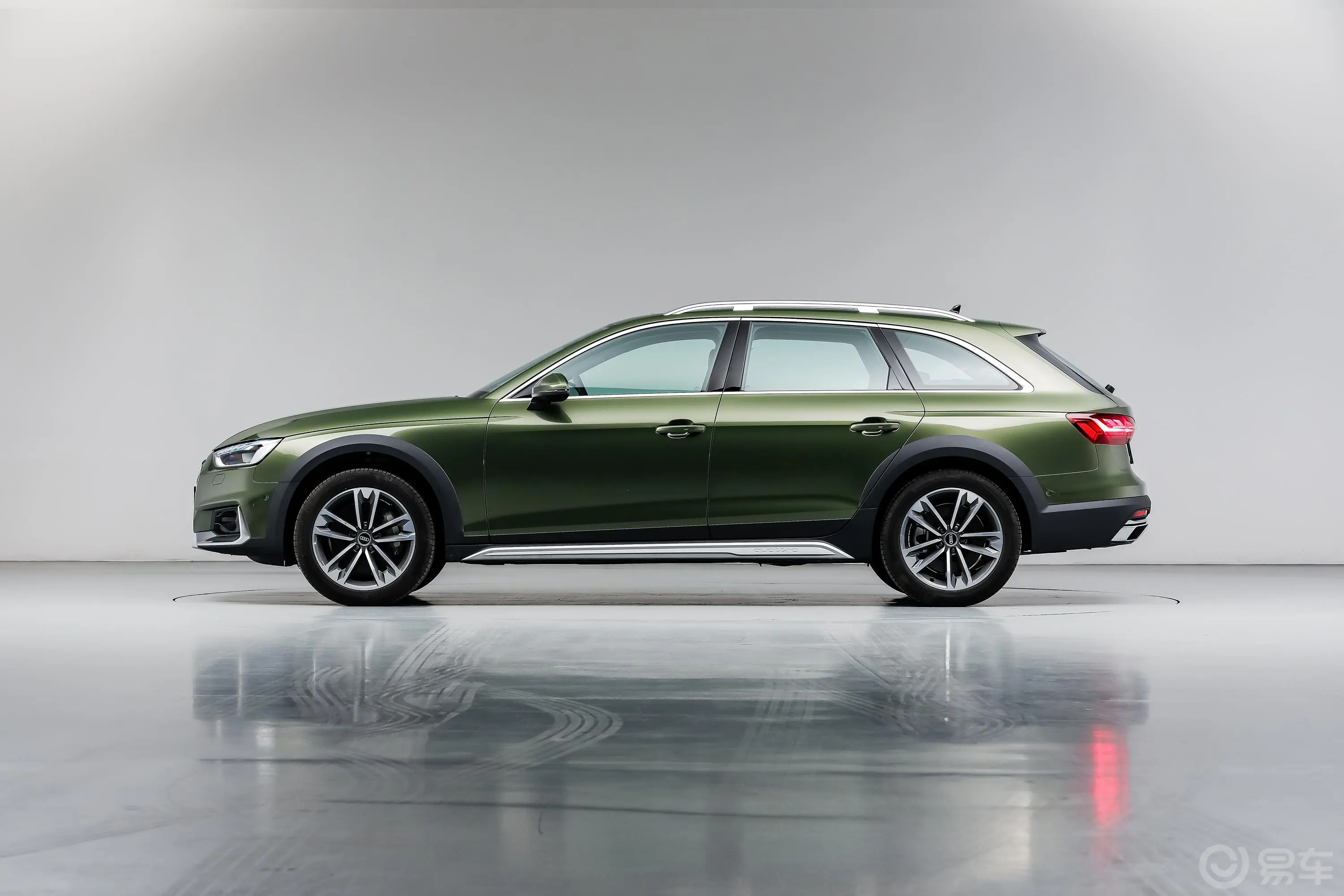 奥迪A4(进口)allroad quattro正侧车头向左水平