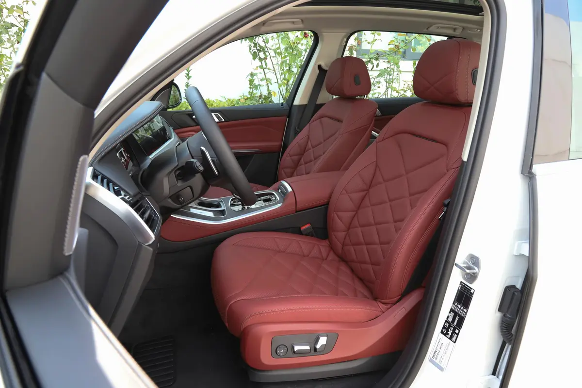 宝马X5改款 xDrive30Li 尊享型M运动套装驾驶员座椅