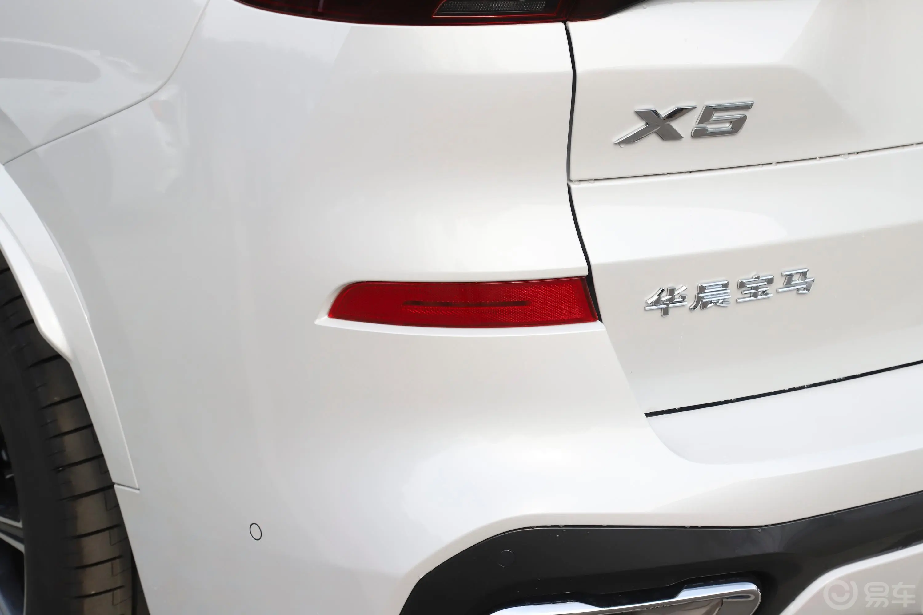 宝马X5改款 xDrive30Li 尊享型M运动套装外观细节