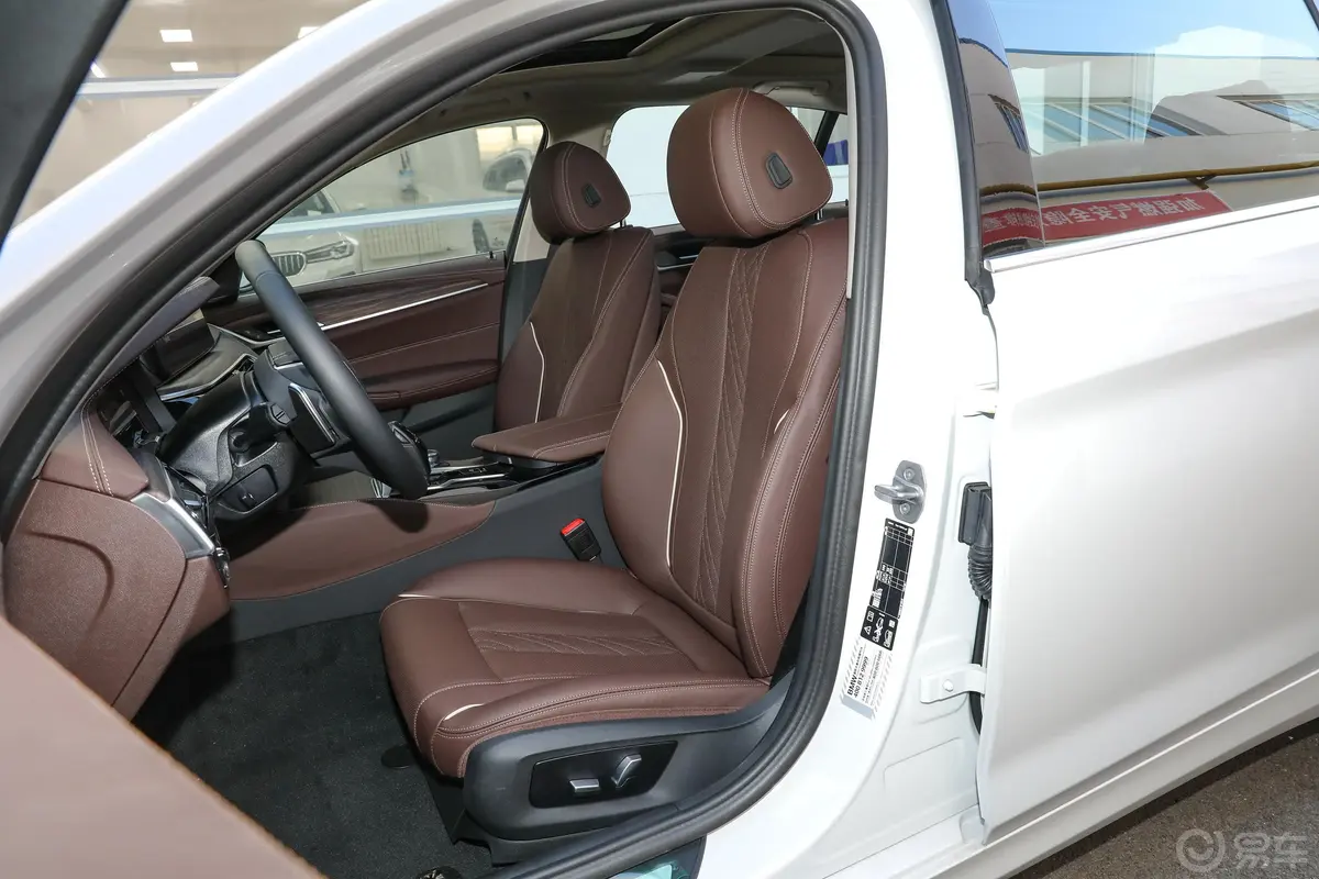 宝马5系改款二 530Li xDrive 豪华套装驾驶员座椅