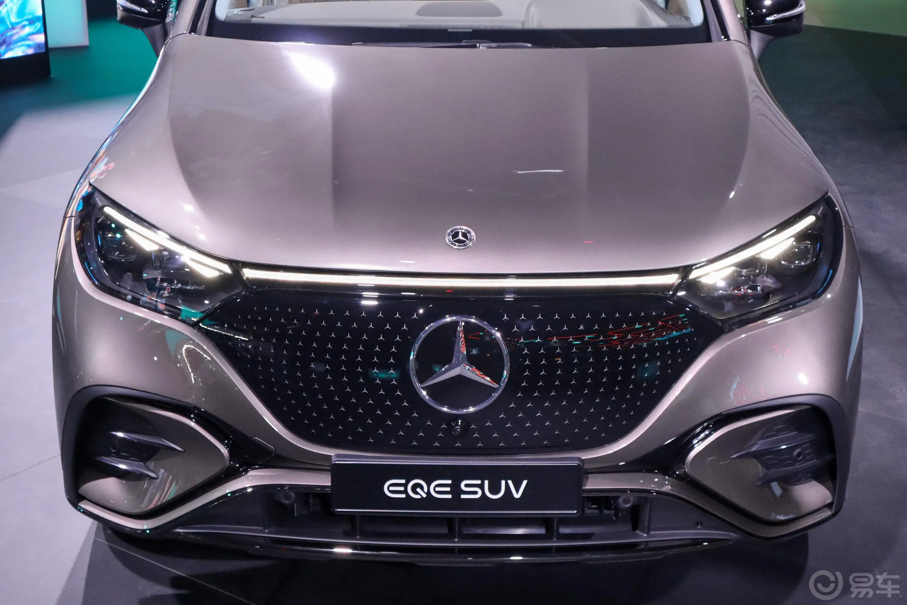 奔驰EQE SUV(海外)500 4MATIC+外观