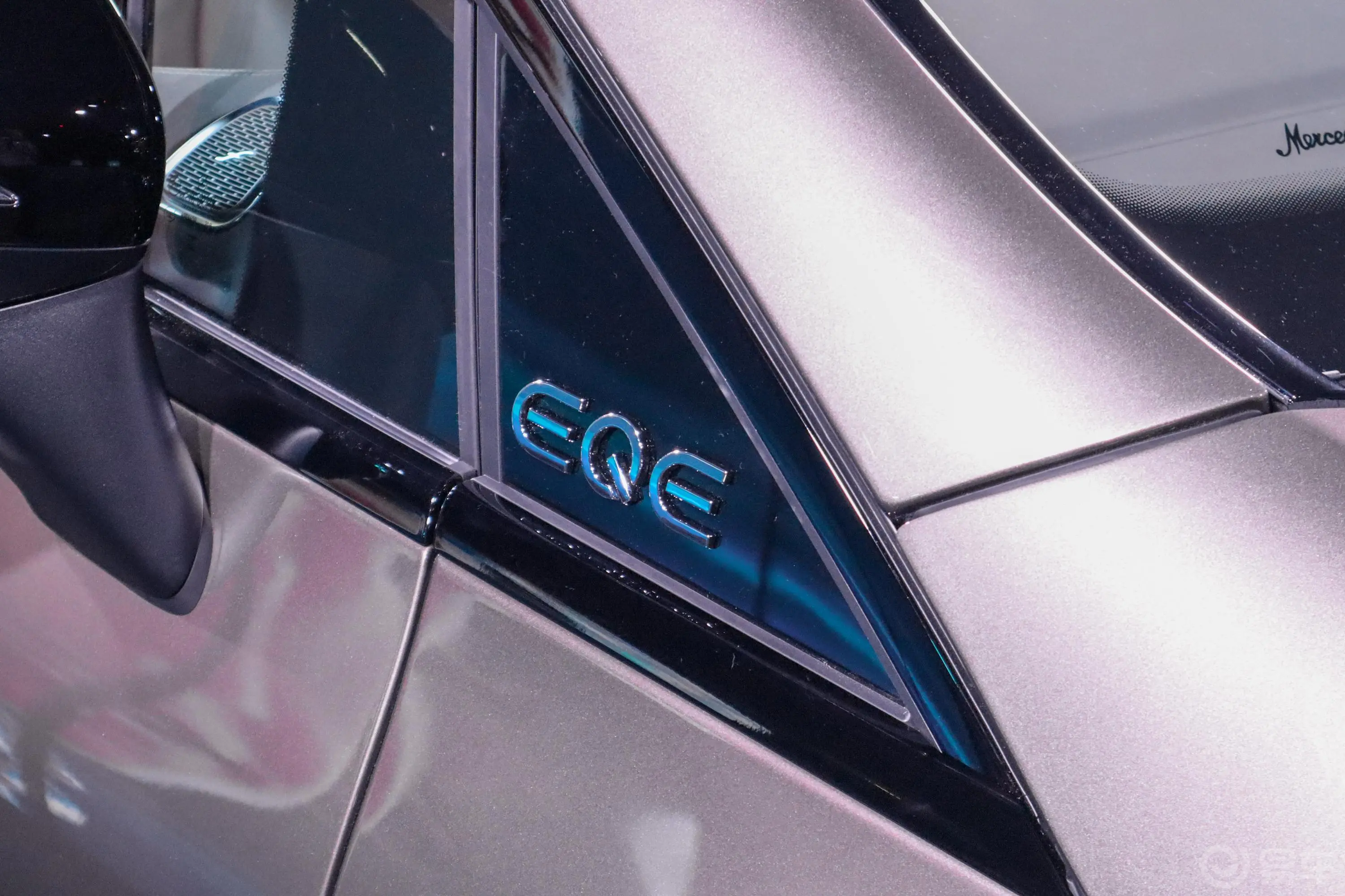 奔驰EQE SUV(海外)500 4MATIC+外观