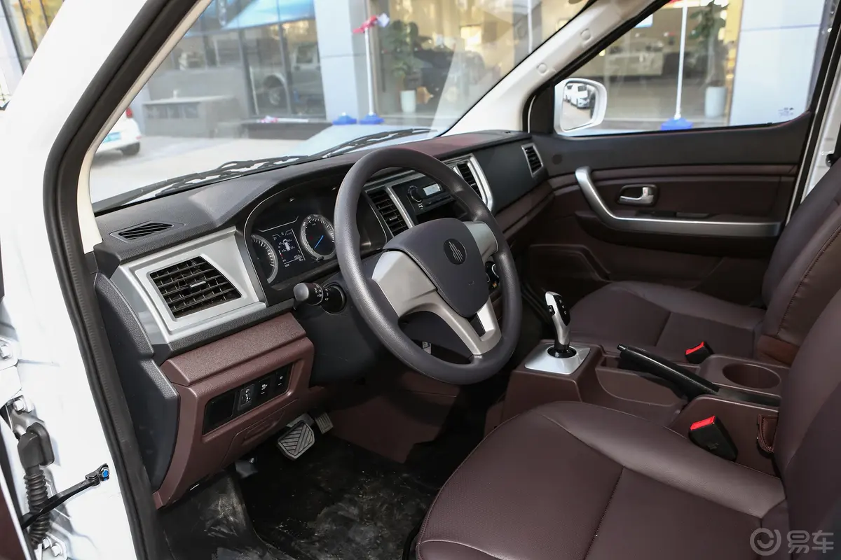 博腾V2 EV封窗厢货 标准型 河南锂动电池副驾座椅调节