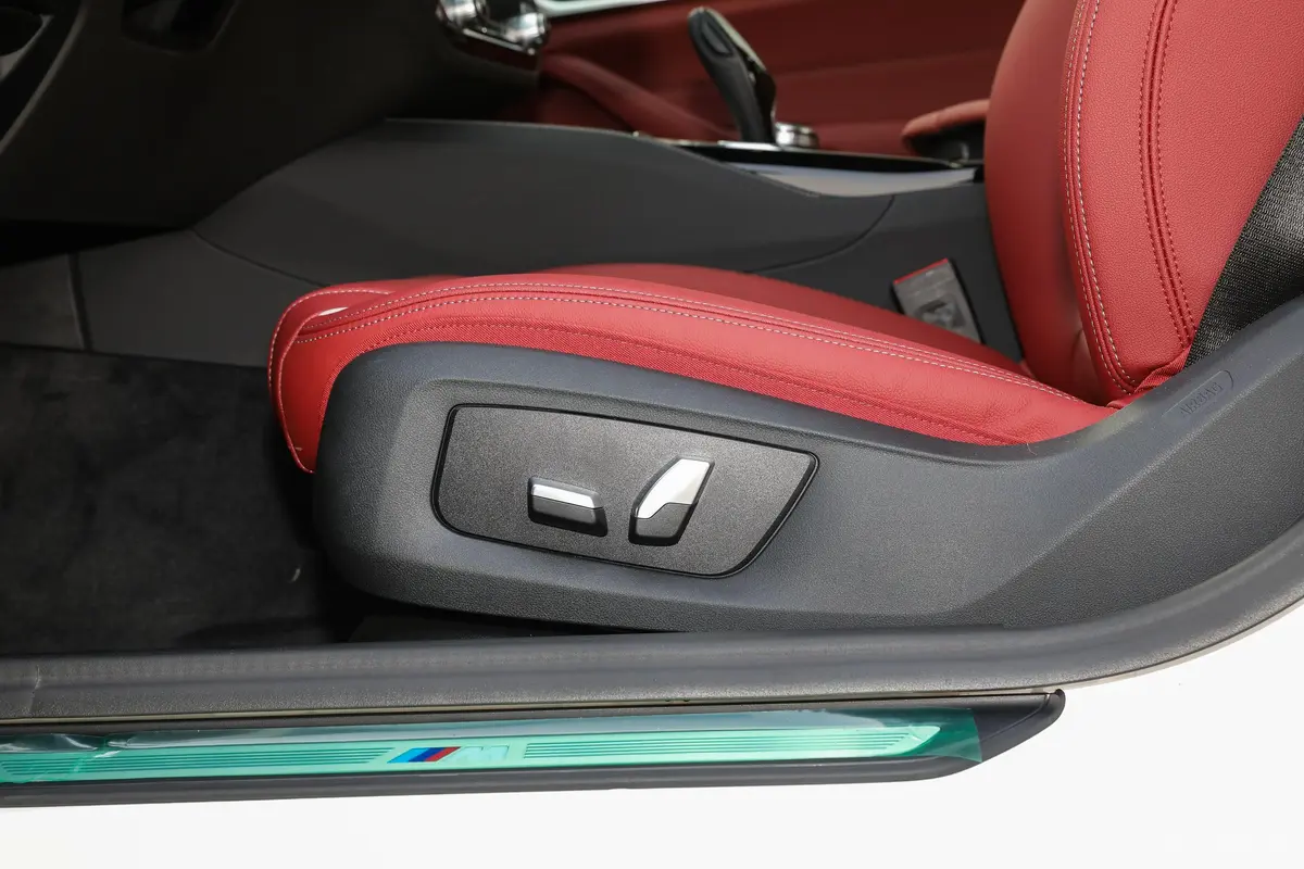 宝马5系改款二 530Li xDrive M运动套装主驾座椅调节