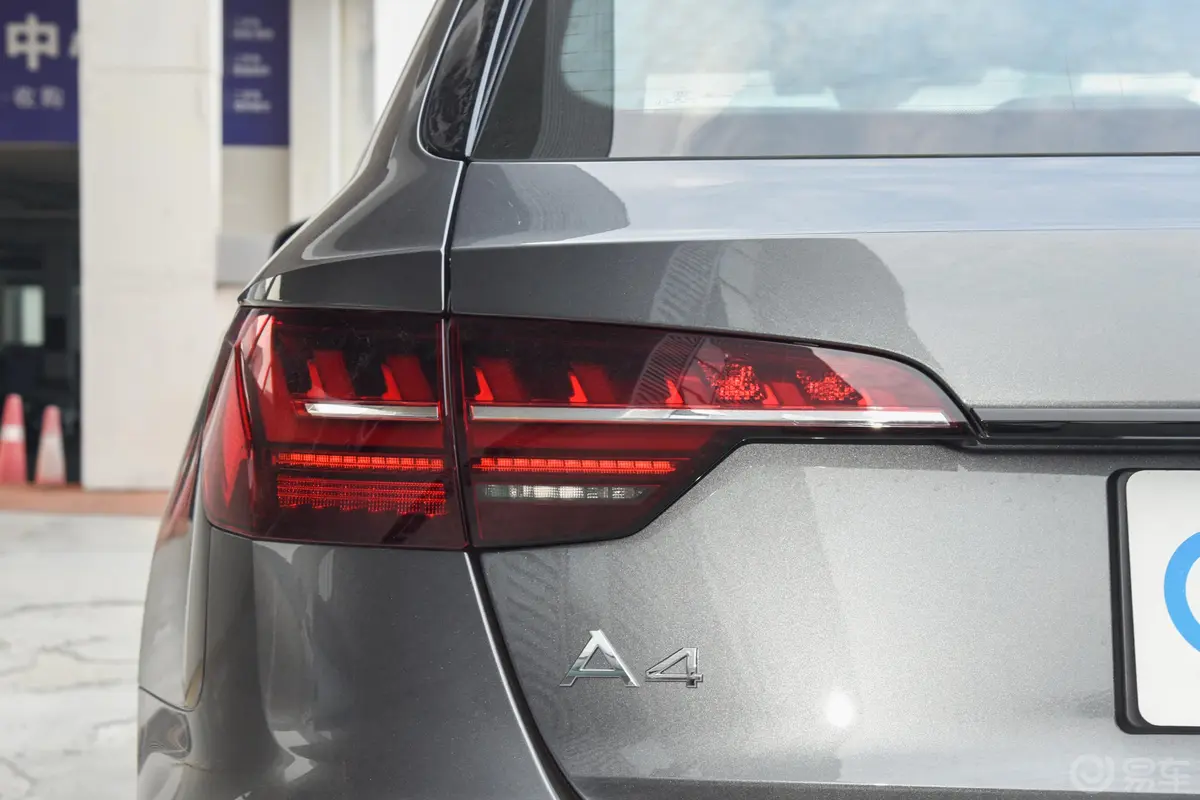 奥迪A4(进口)Avant 40 TFSI 时尚动感型外观灯组